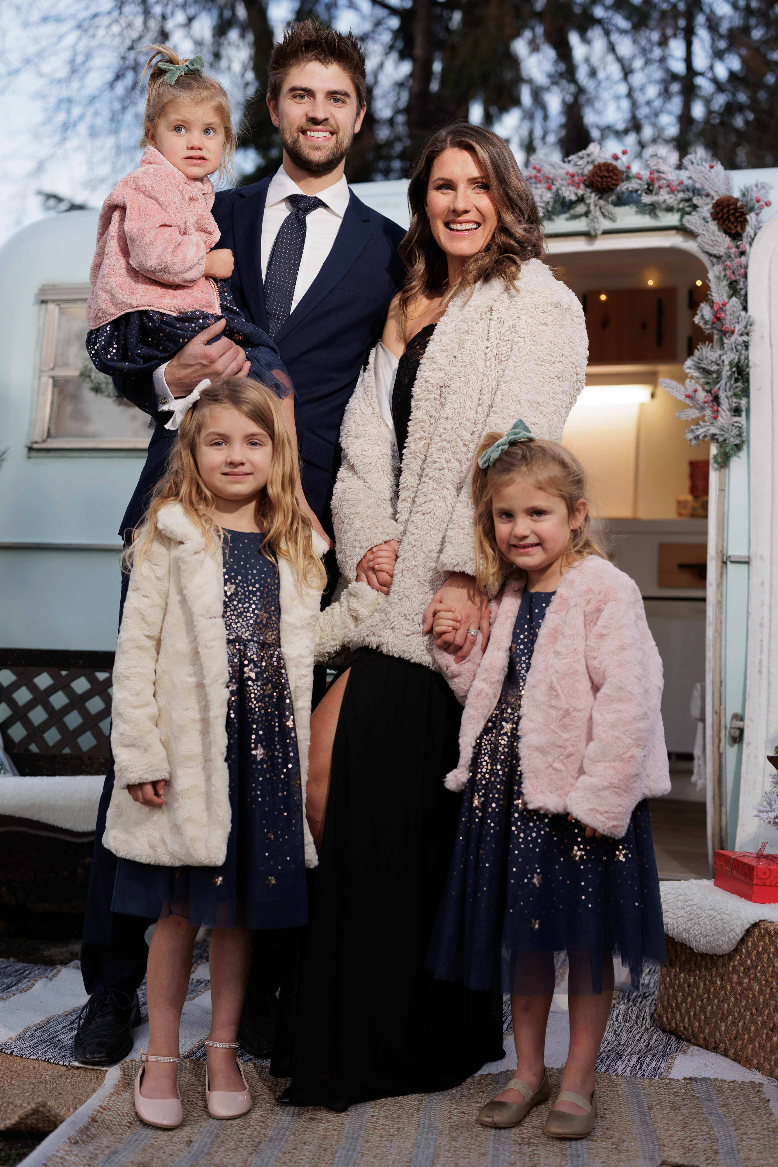 Stacey&Jason (Christmas). Wedding Photographer in Winnipeg — Cinematic & Timeless by Vitiuk Photography