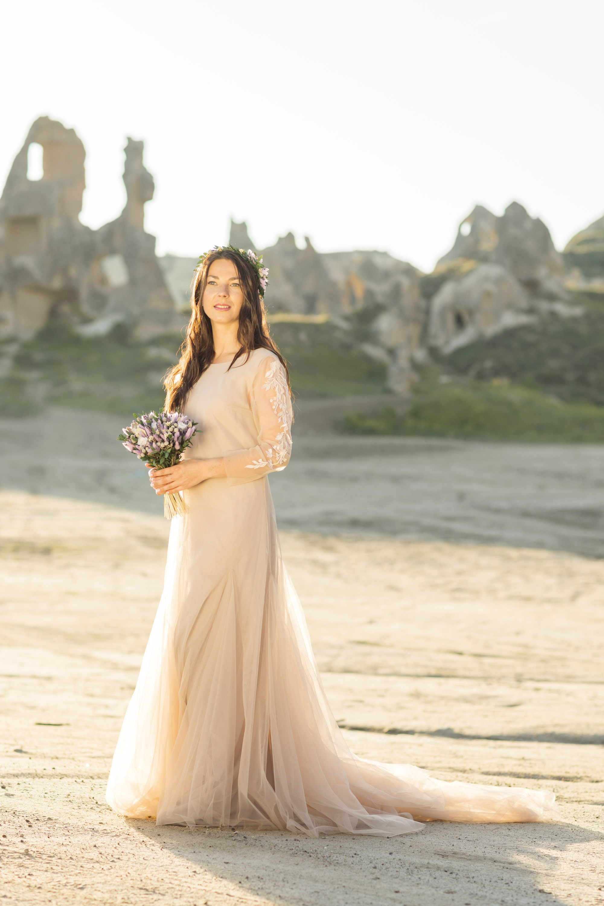 Magical Wedding Photoshoot in Cappadocia: Balloons, Caves, and Valleys. Julia Ganch I Fashion Wedding Photography I Cappadocia Turkey