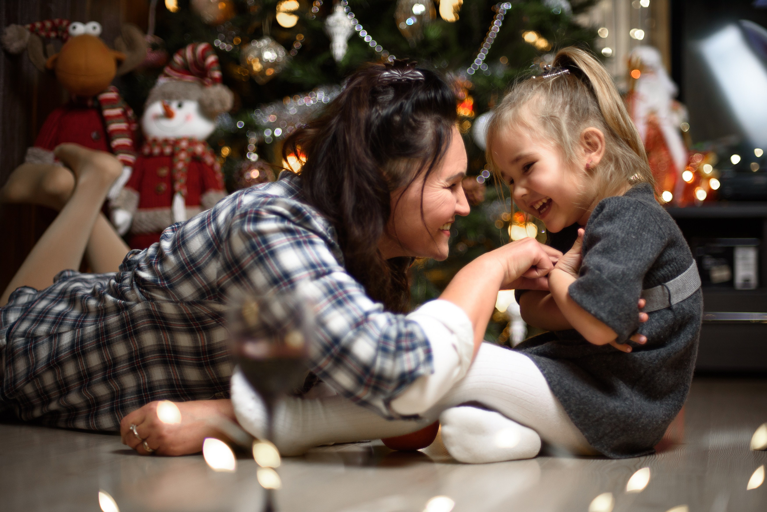 Бабушка и внучка: новогодняя фотосессия. Ваш фотограф в Ашхабаде Гамлет Осипов