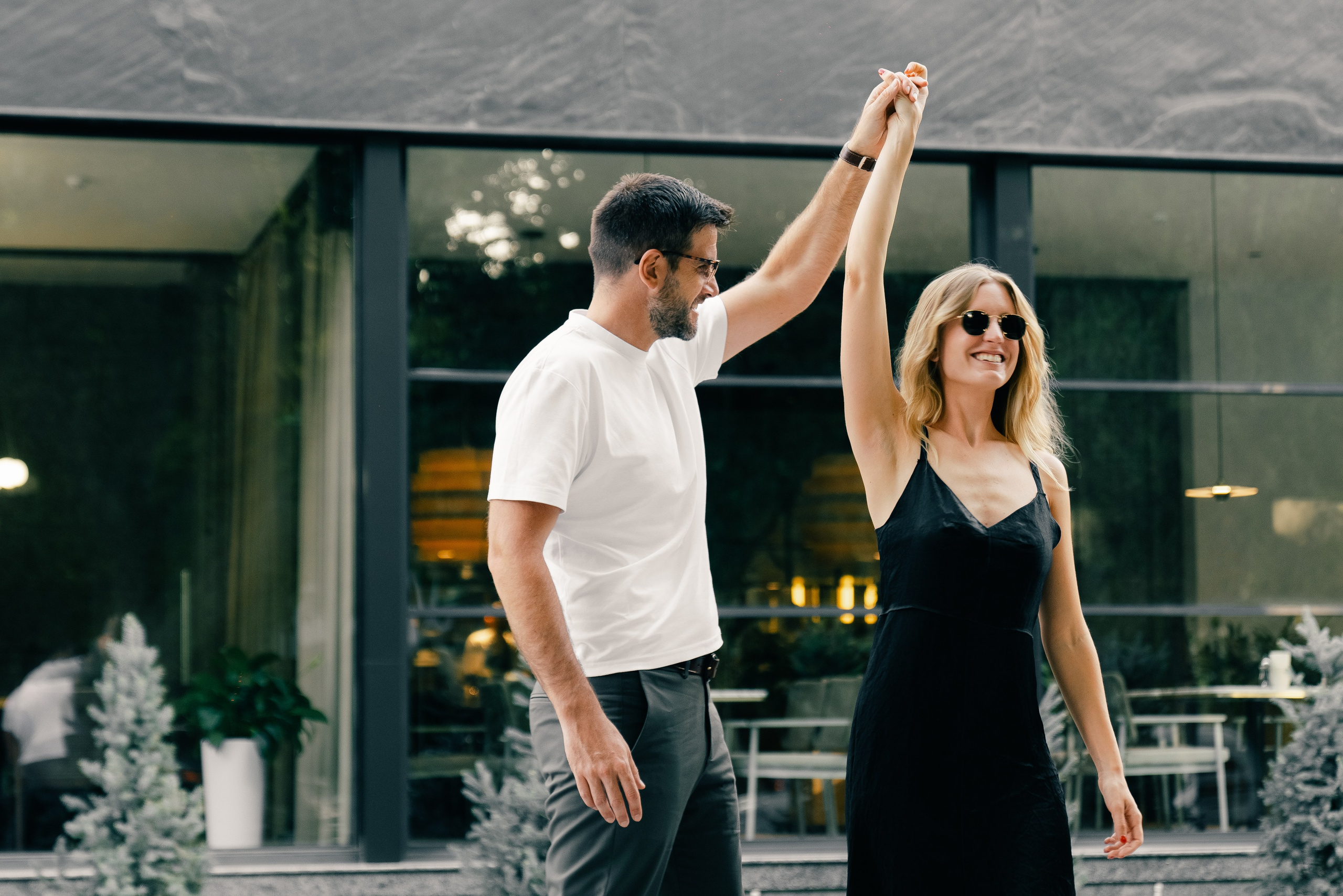 Love Story photoshoot in Samarkand with the backdrop of Gur-Emir. Photographer in Uzbekistan and Samarkand Djasur Marupov