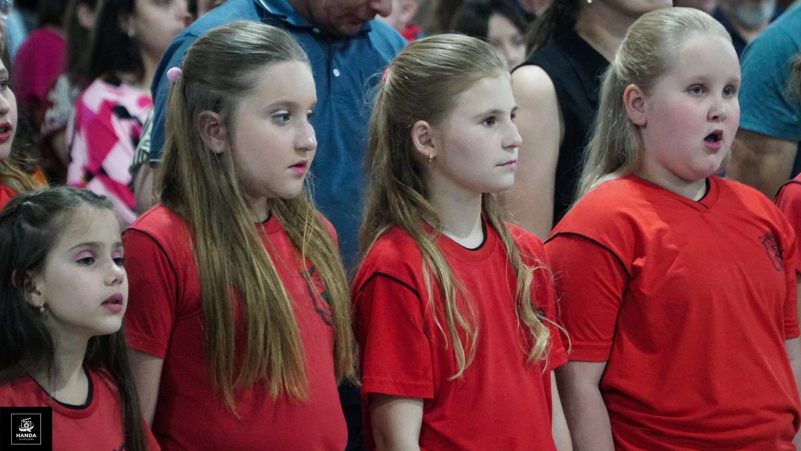 Noite autógrafos colégio Aurélio Buarque de Holanda. Handa Produções