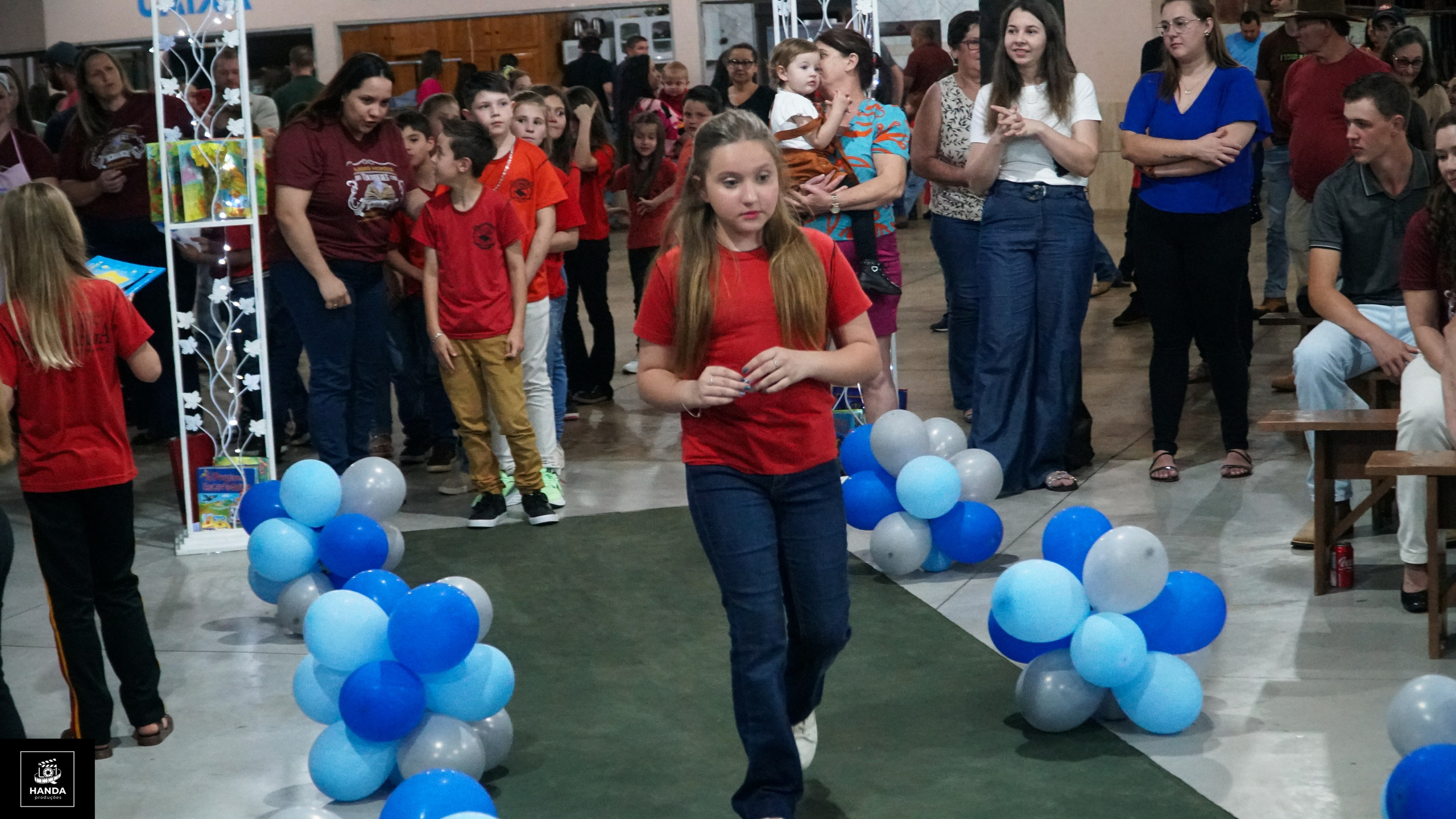 Noite autógrafos colégio Aurélio Buarque de Holanda. Handa Produções