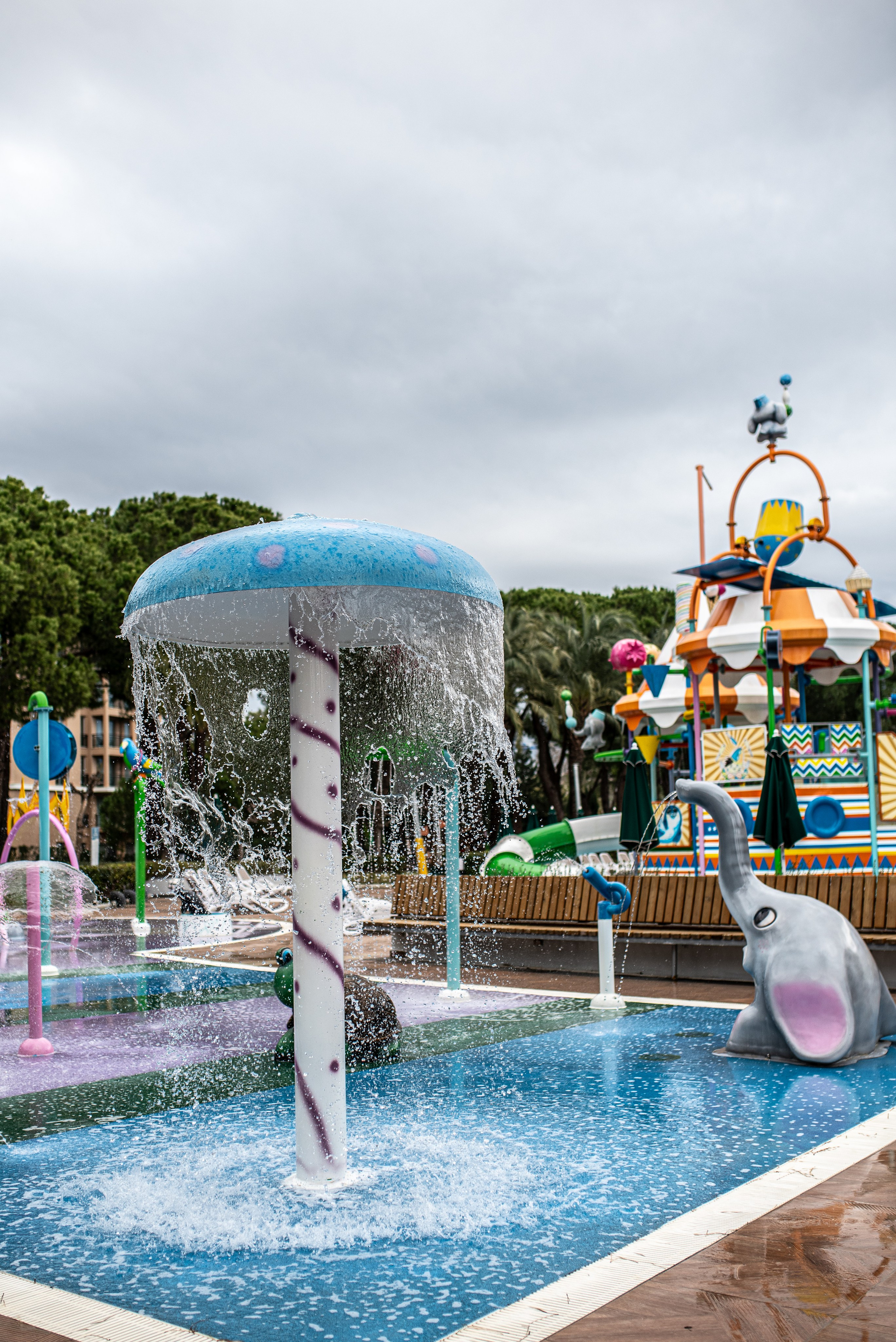 Children's water area at IC Hotels Antalya, family photo session at the resortby a professional photographer.