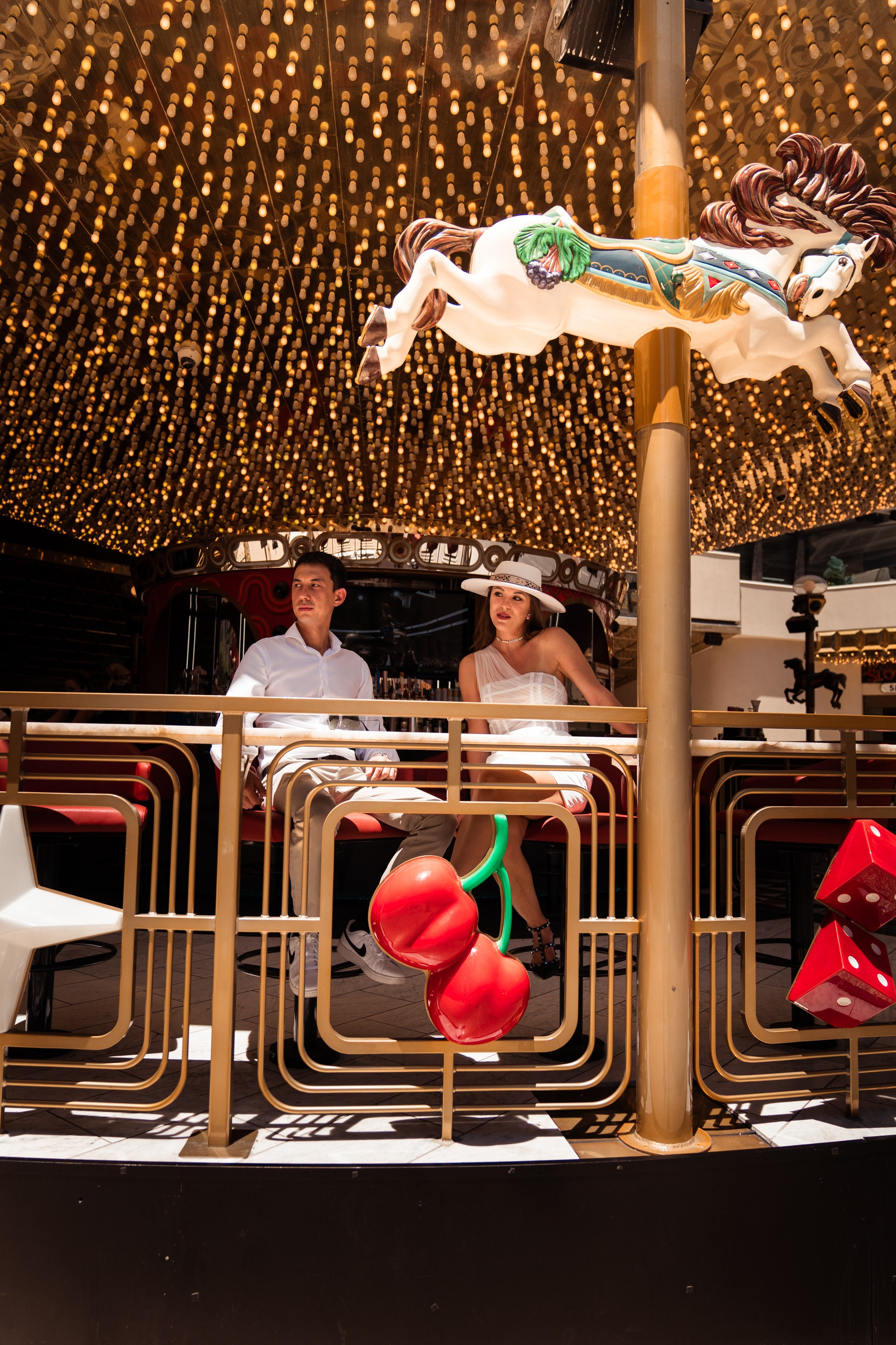 O&M. Wedding & elopement photographer Viktoriya Kravtsov. Las Vegas