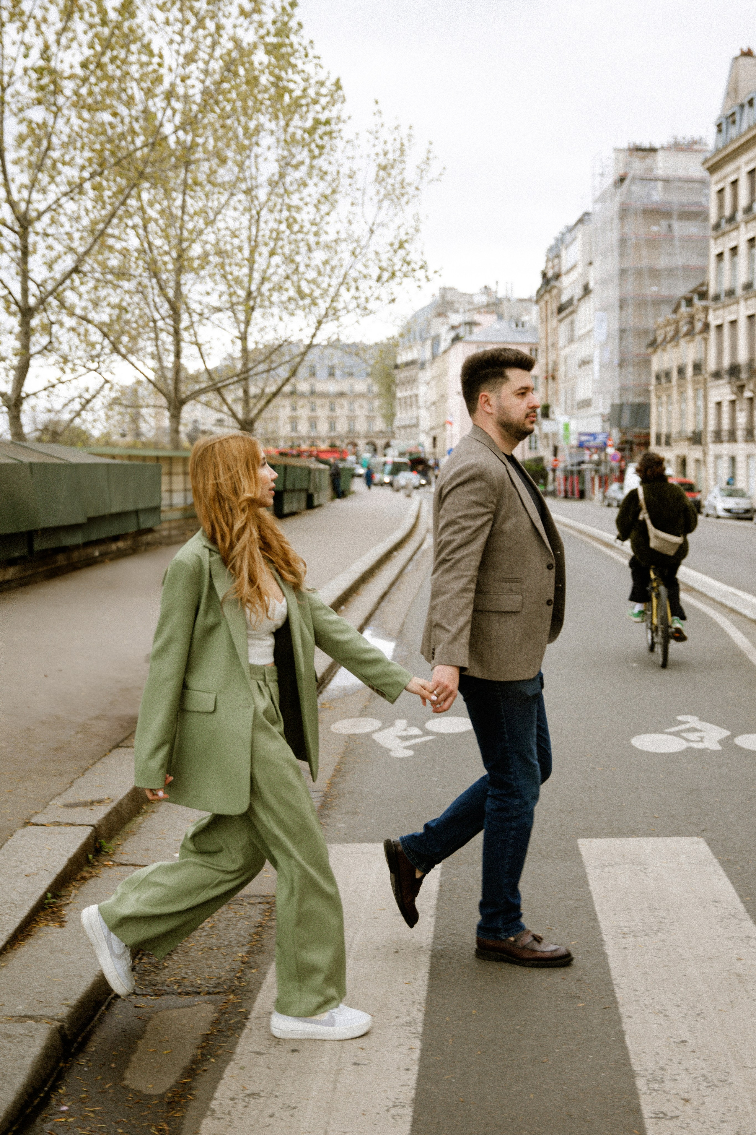 Couple Photo Walk in Paris — Romantic Lifestyle Photography. Paris Wedding Photographer