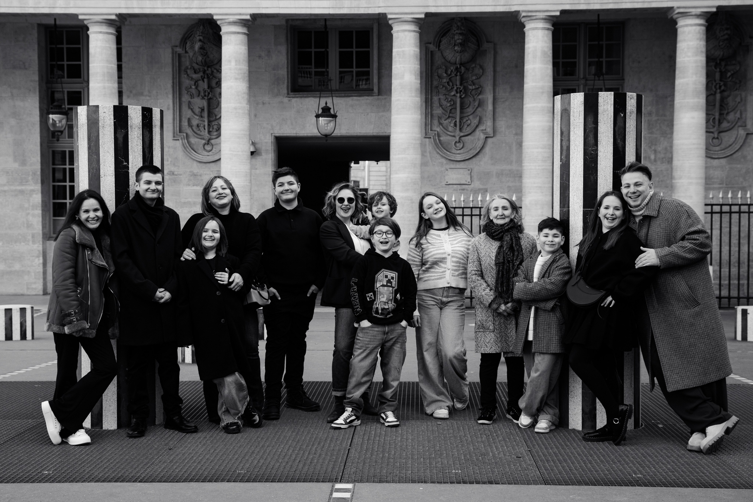 Big Family Photoshoot in Paris — Natural & Lifestyle Moments. Paris Wedding Photographer