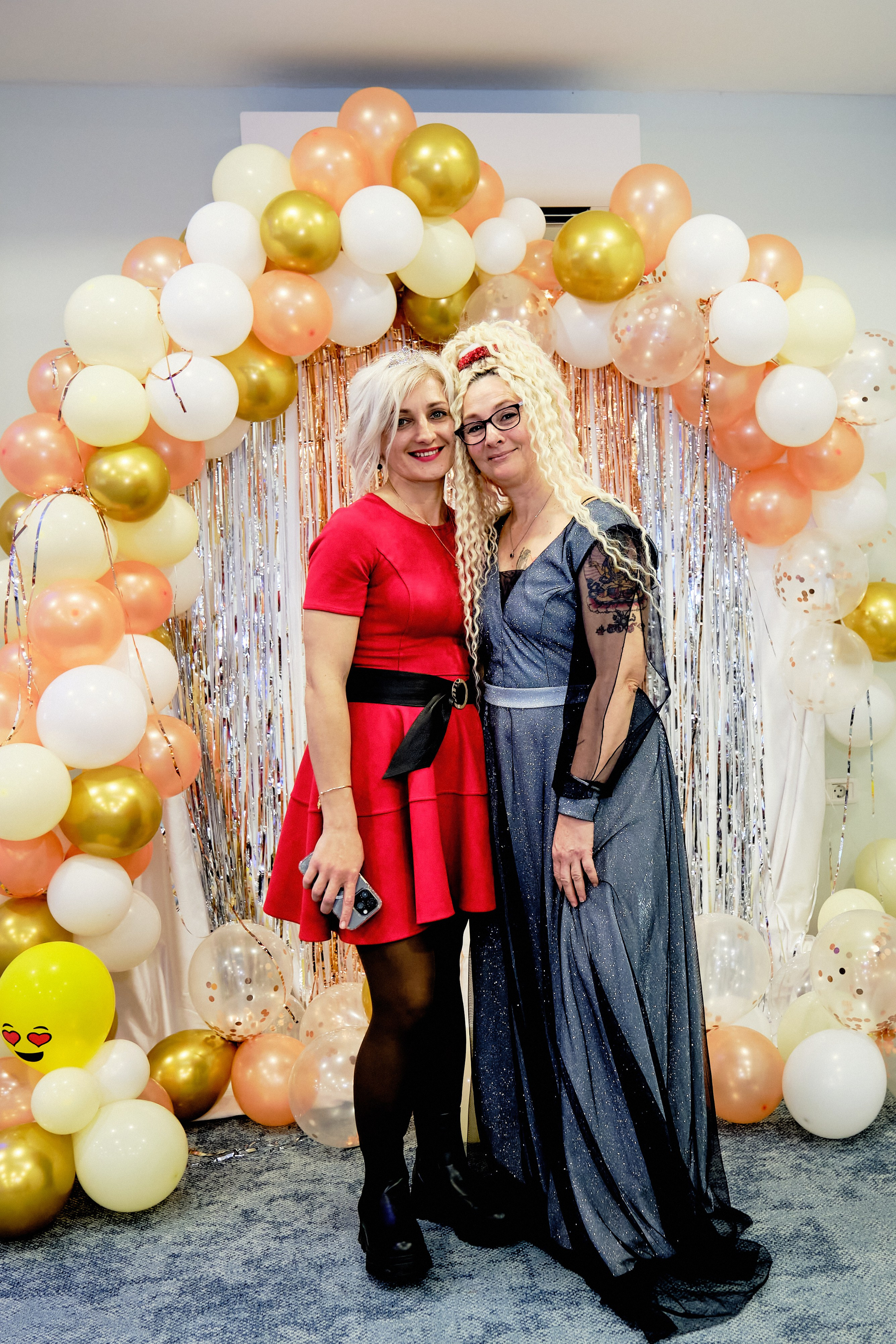 Фоторепортаж з благодійного Новорічного балу у Чорногорії. Портретний фотограф Альона Новгородцева