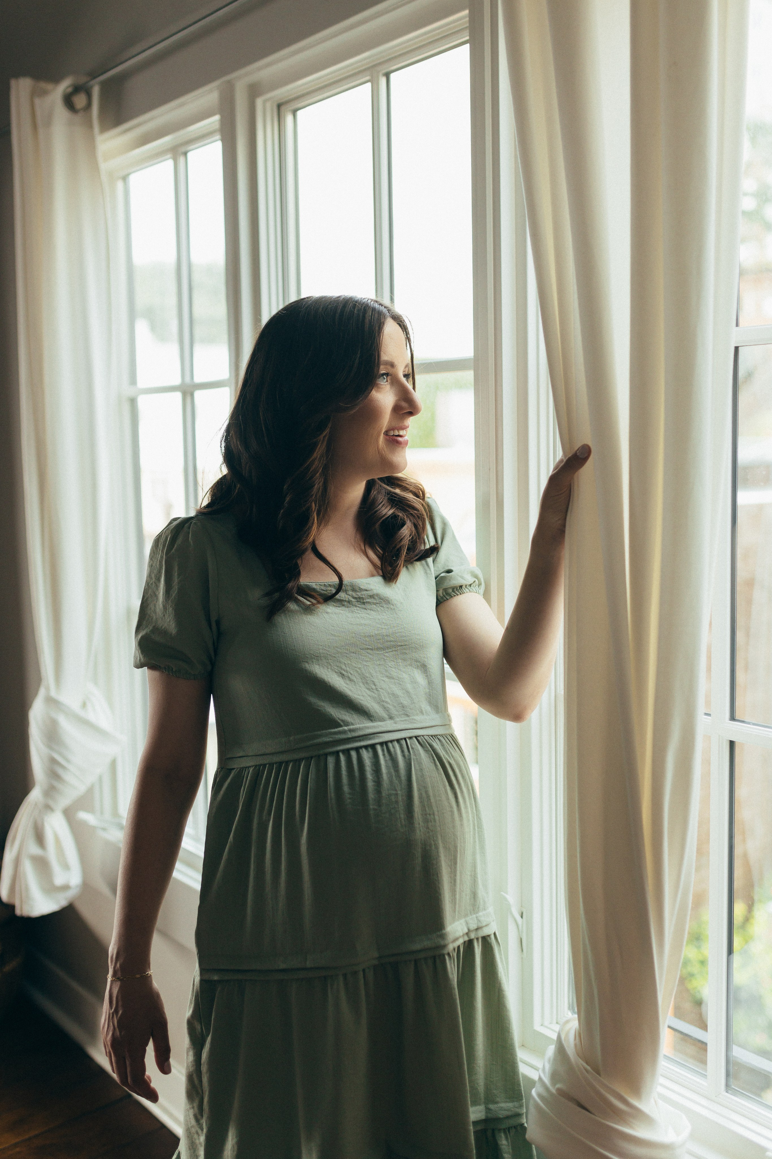 Cozy Home Maternity Photo session. Maternity, newborn photographer in the Bay Area|Iryna Rakivnenko