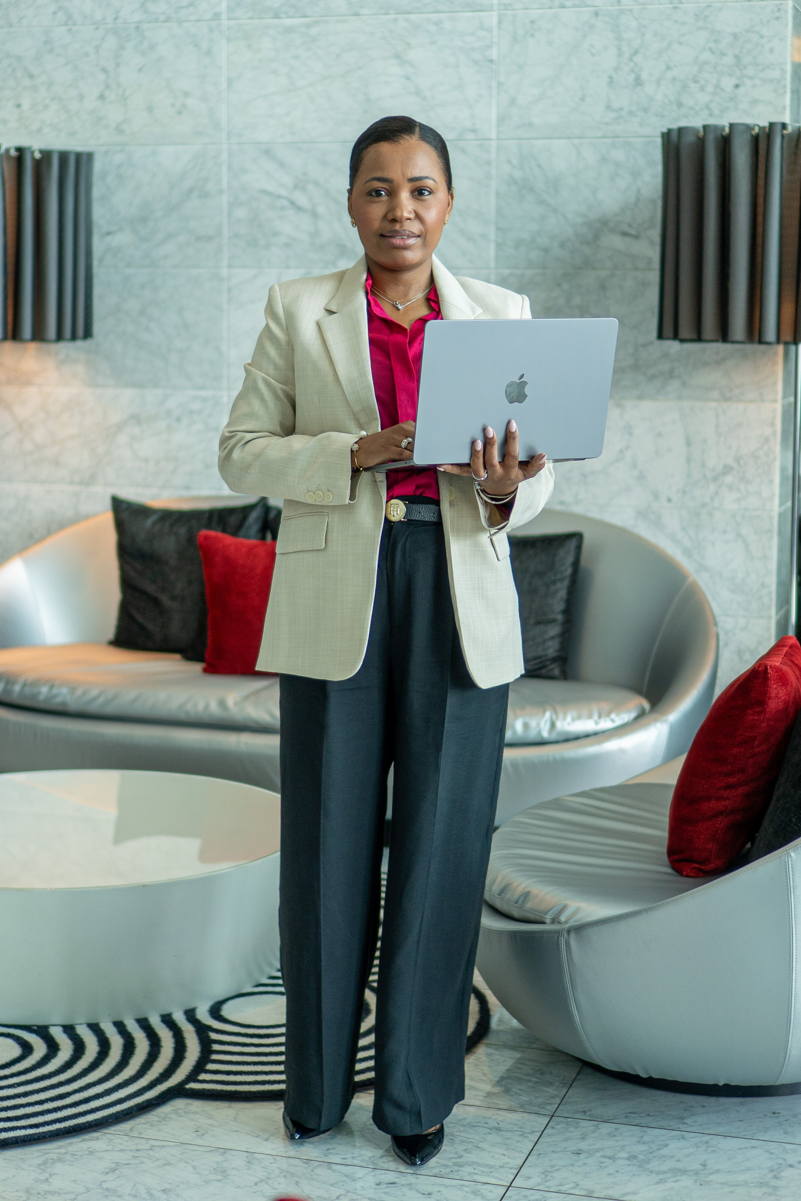 Raquel Ribeiro. Frames by Giovani Braga