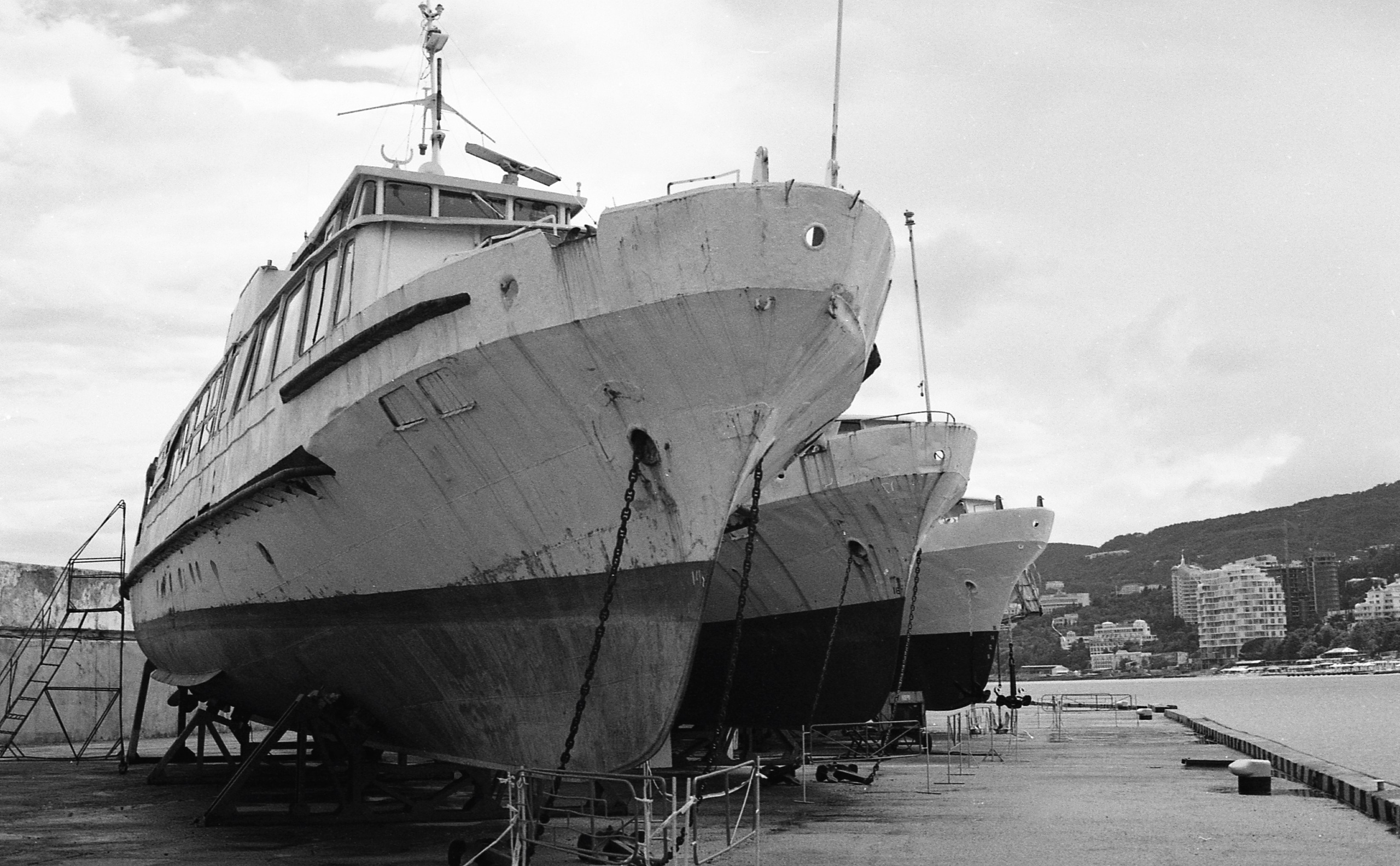 Wanderlust. Personal and fashion photography for brands and modeling agencies. Warsaw, Europe. Yaroslav Storchak