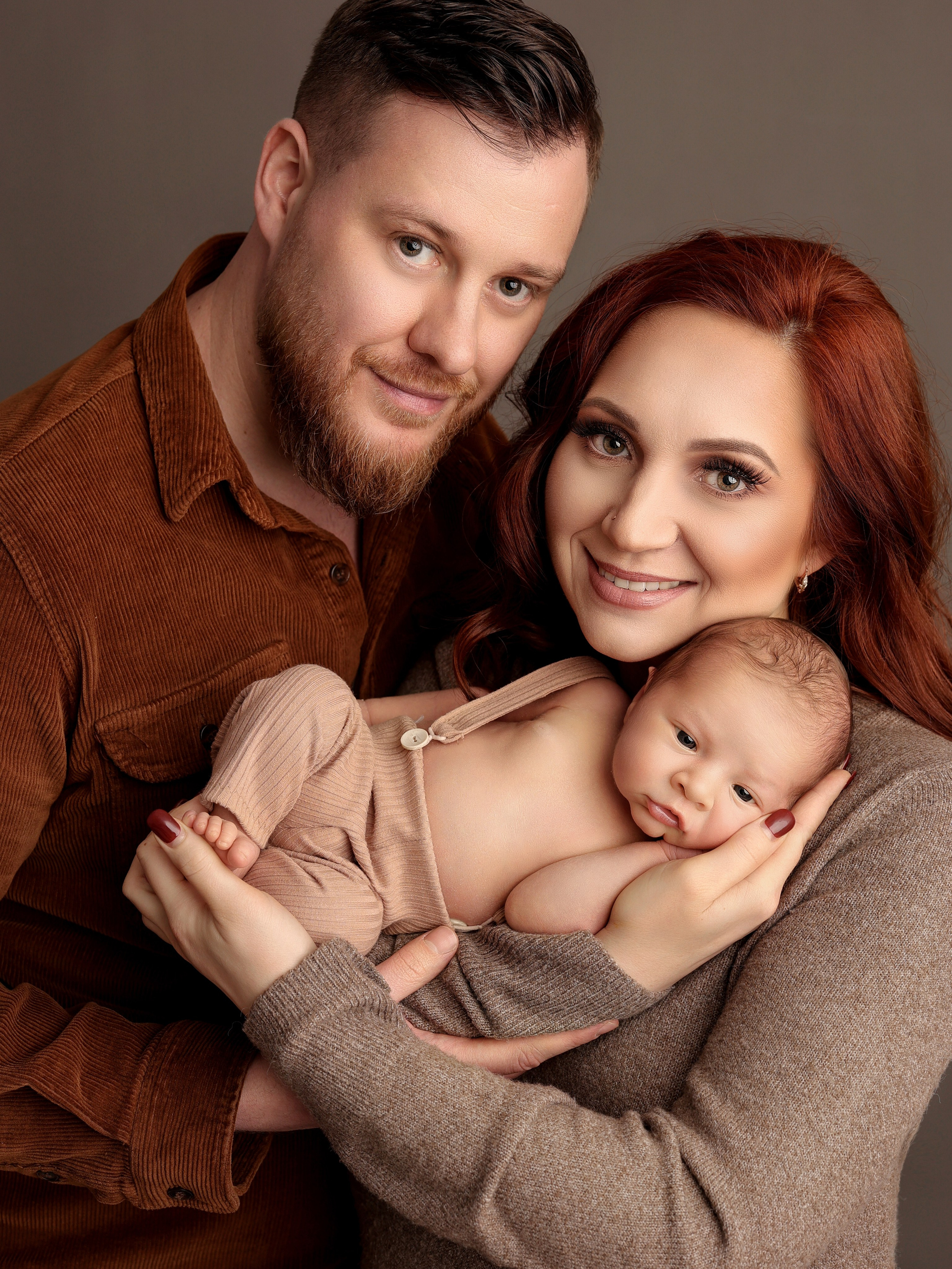 Newborn (Price). Familien- Fotografin in Marienhafe, Aurich, Emden, Norden, Leer