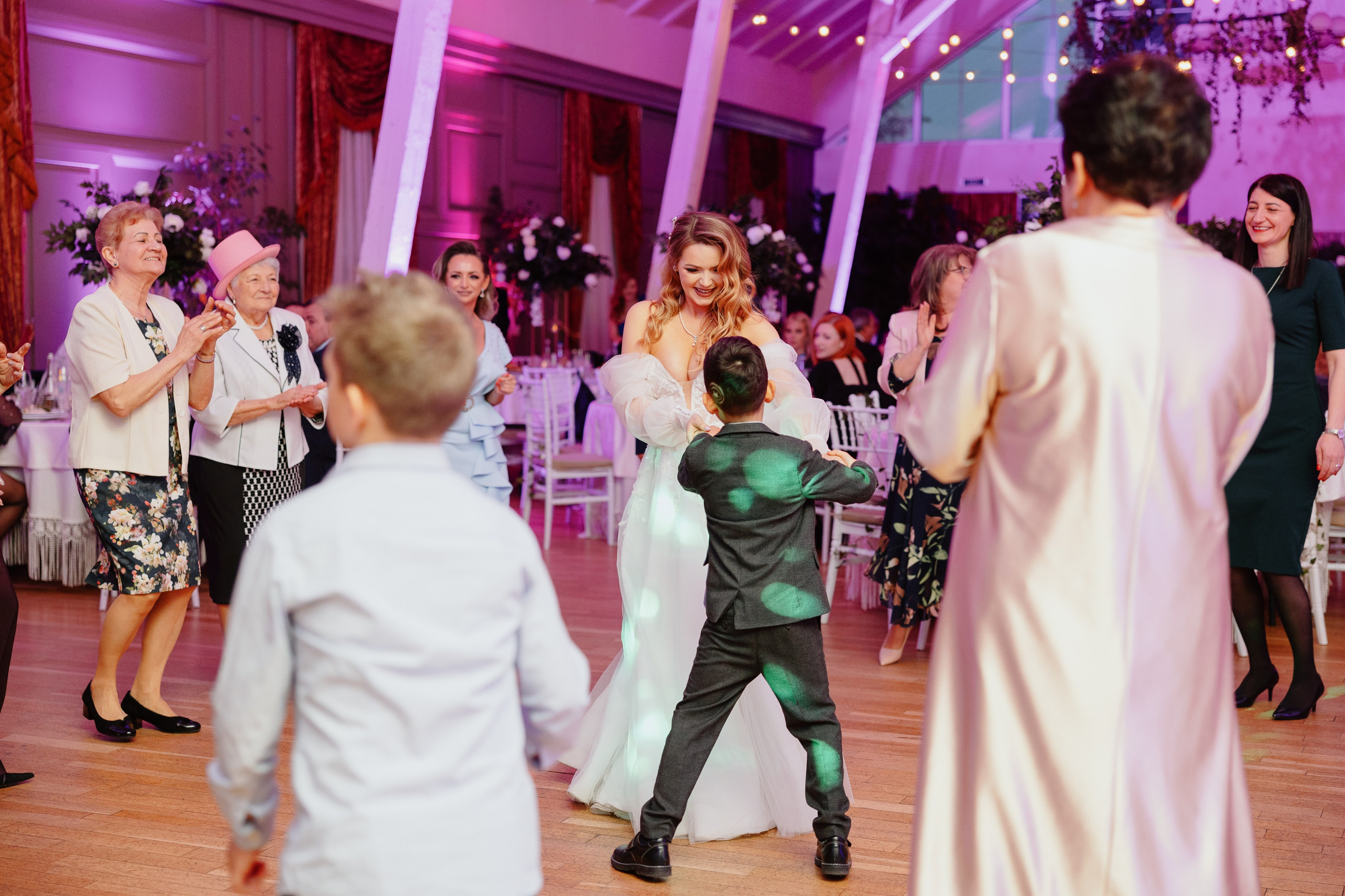 Nicoleta & Lucian. Main