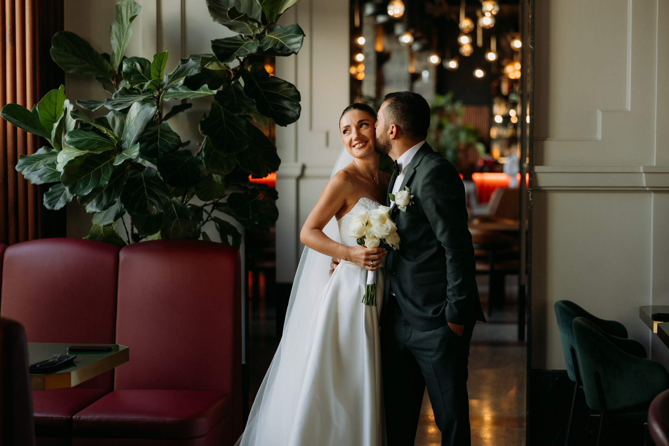 Wedding day with retro car. Wedding photographer in Tbilisi Ioseb Mamniashvili