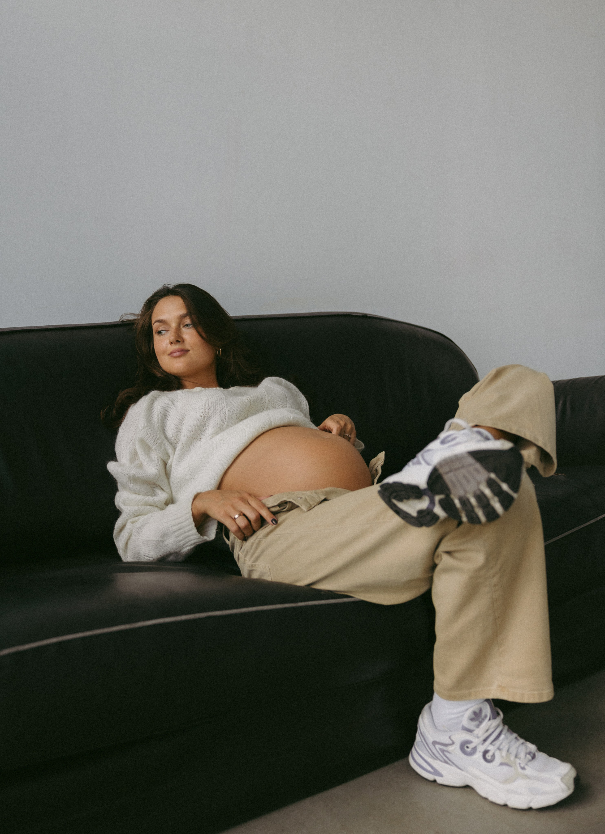 Ieva ir Žilvinas | Moderni laukimo fotosesija studijoje. Vestuvių ir šeimų fotografė Lena Bondarenko / belove photo