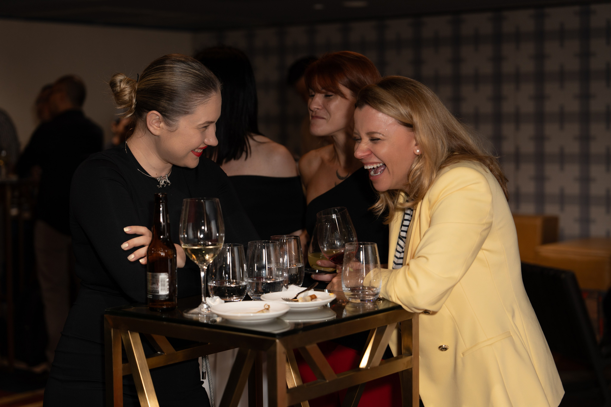 KRISP. PRODUCTION MOVIE PREMIER. ФОТОГРАФ В ГОНКОНГЕ (СВАДЬБЫ, FASHION, СЕМЕЙНЫЕ, МЕРОПРИЯТИЯ, ФОТОПРОГУЛКИ)