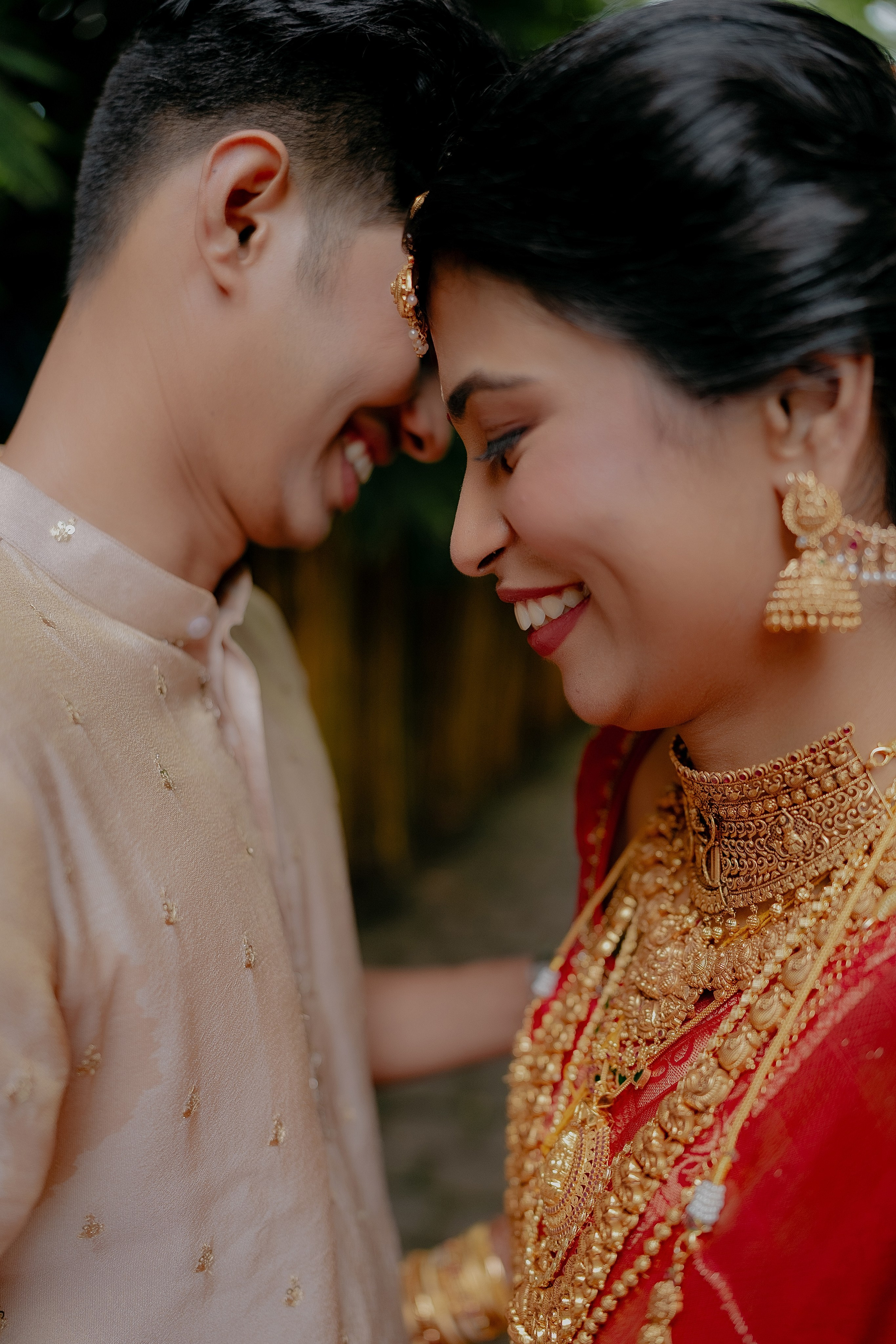 A Lovers Lyrical! ft. Athira & Abhilash. Fine art Wedding Photographers in India & Canada