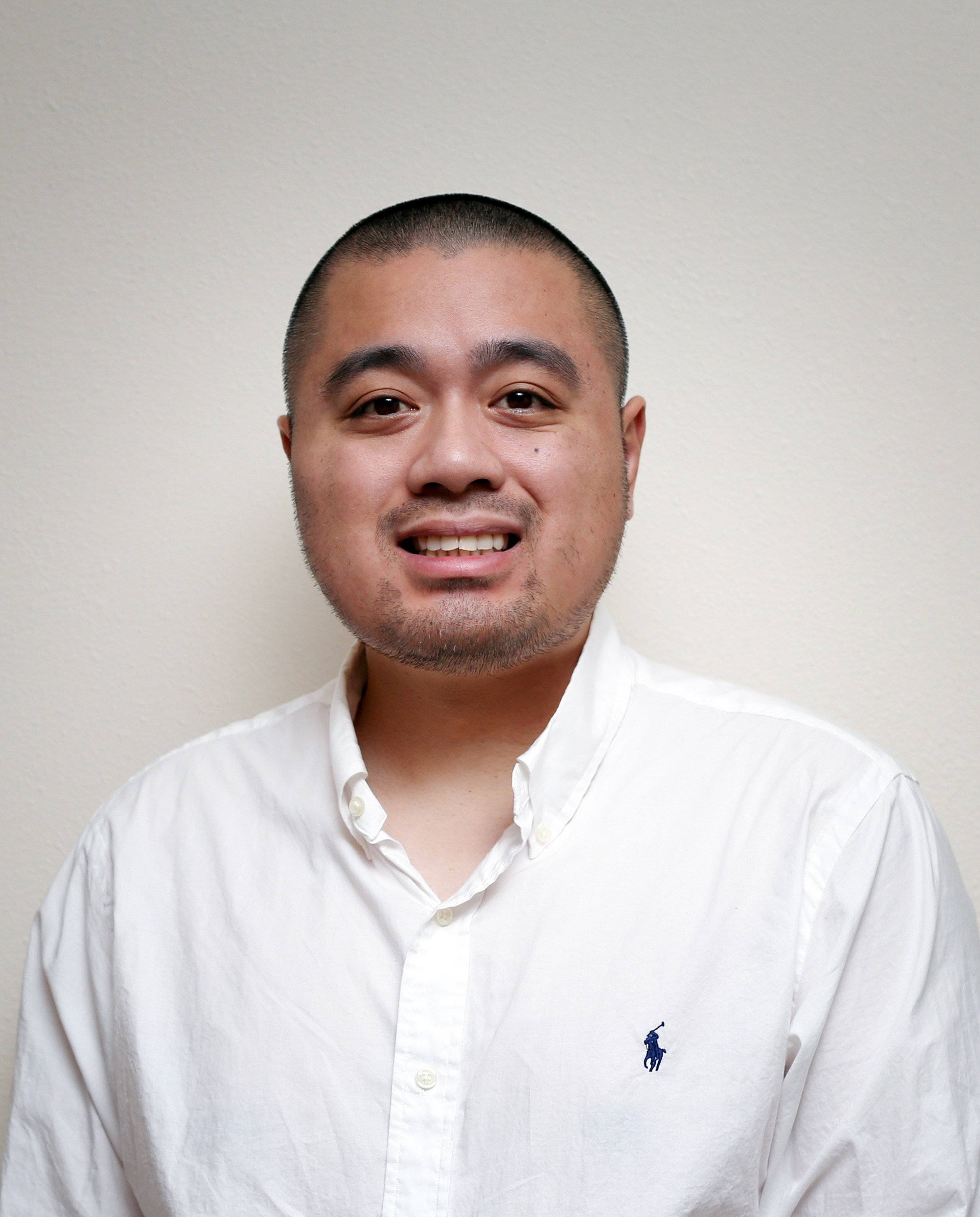 LinkedIn Photoshoot. YuAnna studio. Family & Kids Photographer in Seattle area, located in