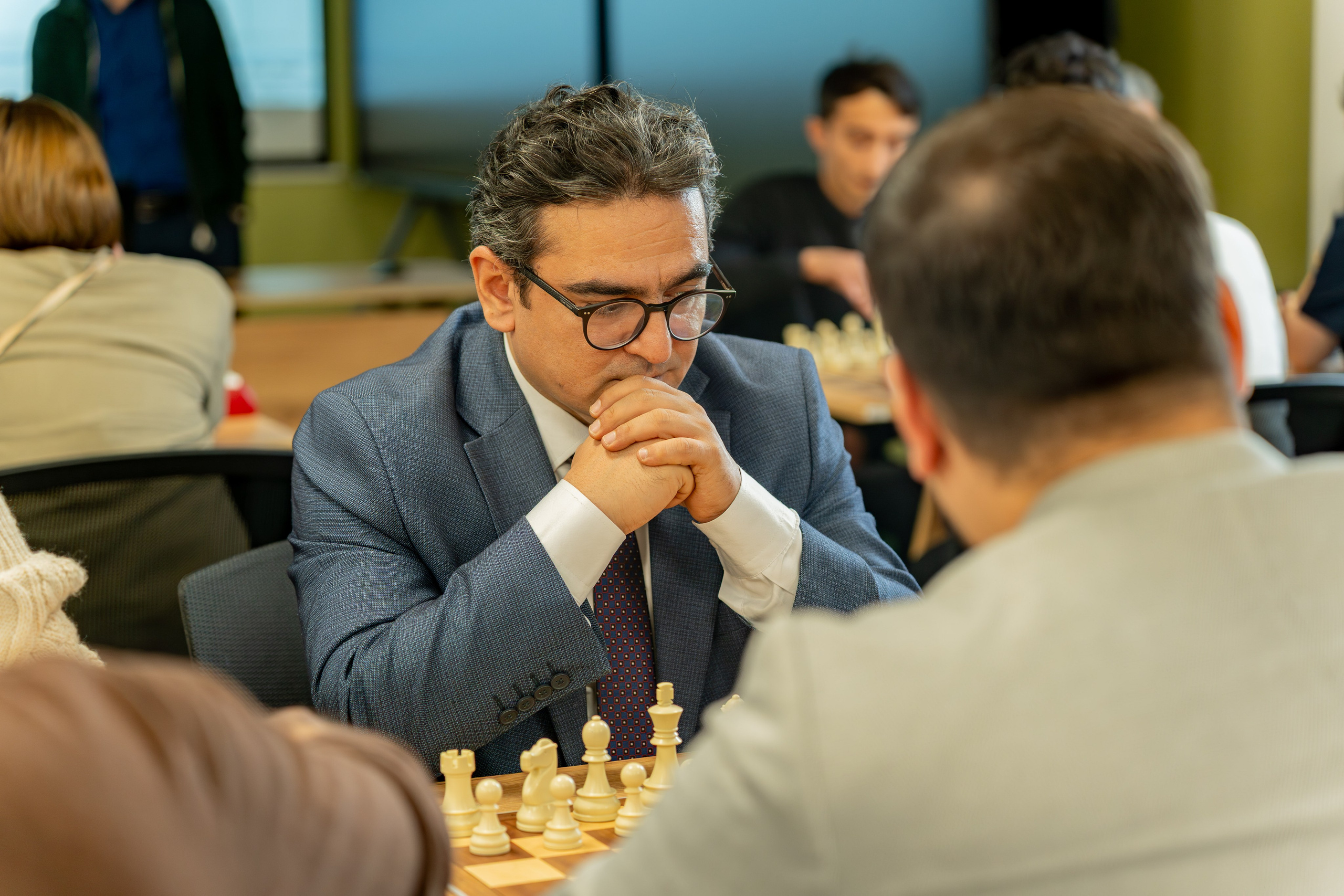 Aztelekom şirkətinin əməkdaşları arasında keçirilən şahmat turniri. Fotoqraf Vəli Məmmədov