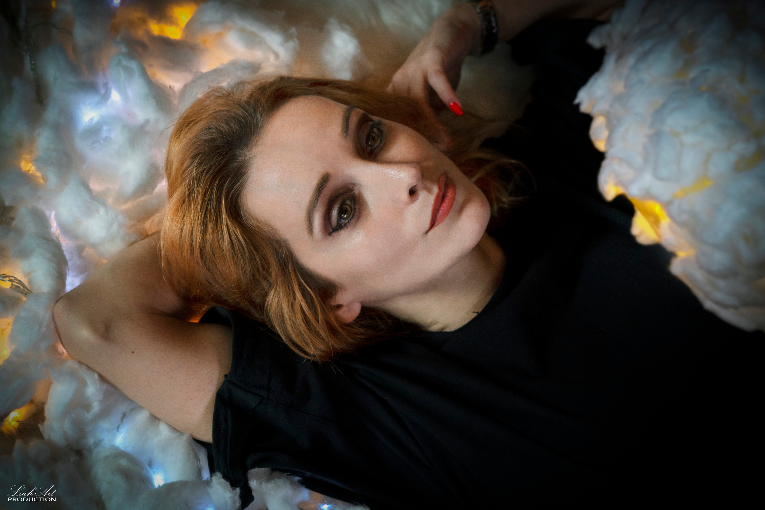 სტუდიური და გარე ფოტოსესიები. Clapp Studio