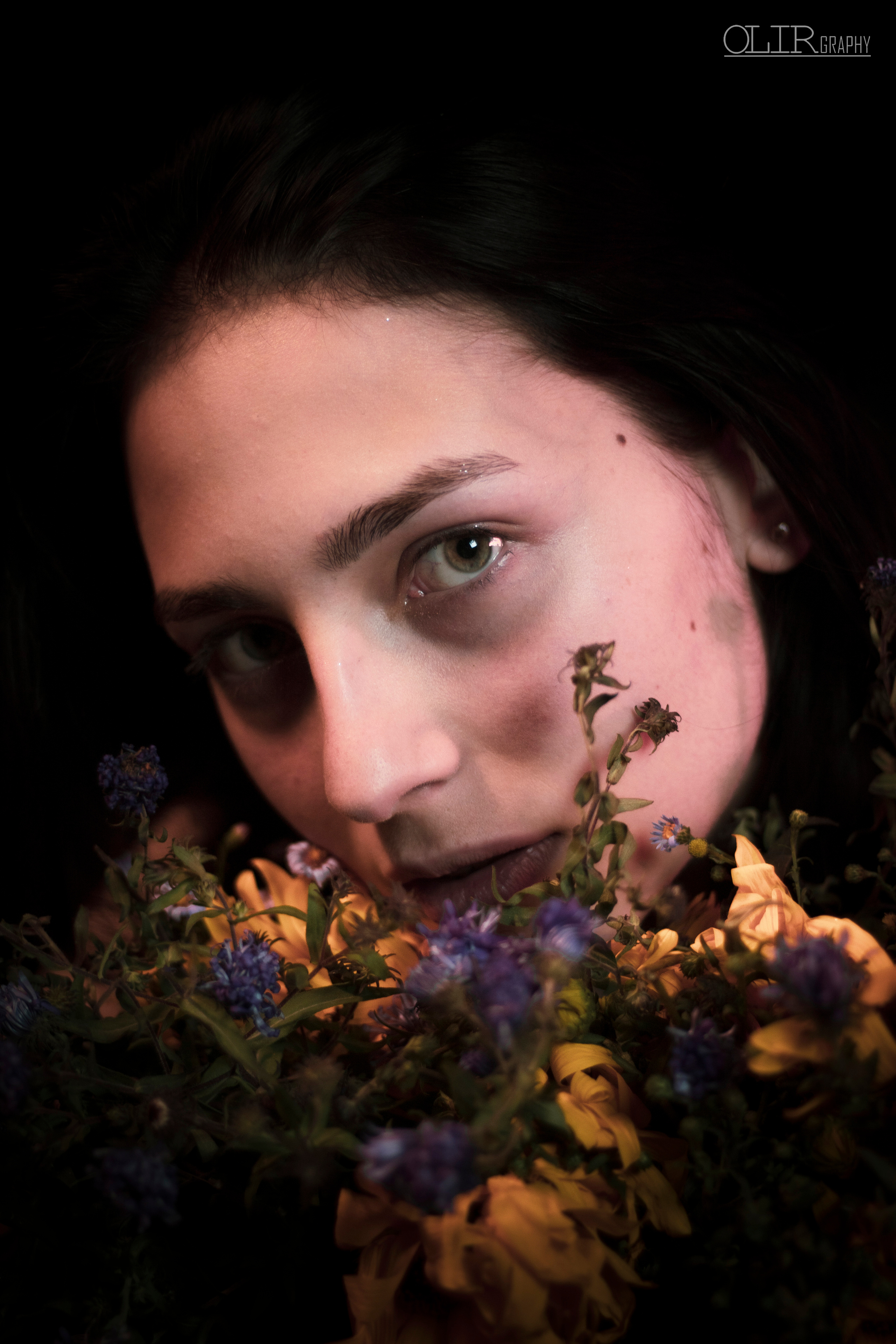 სტუდიური და გარე ფოტოსესიები. Clapp Studio