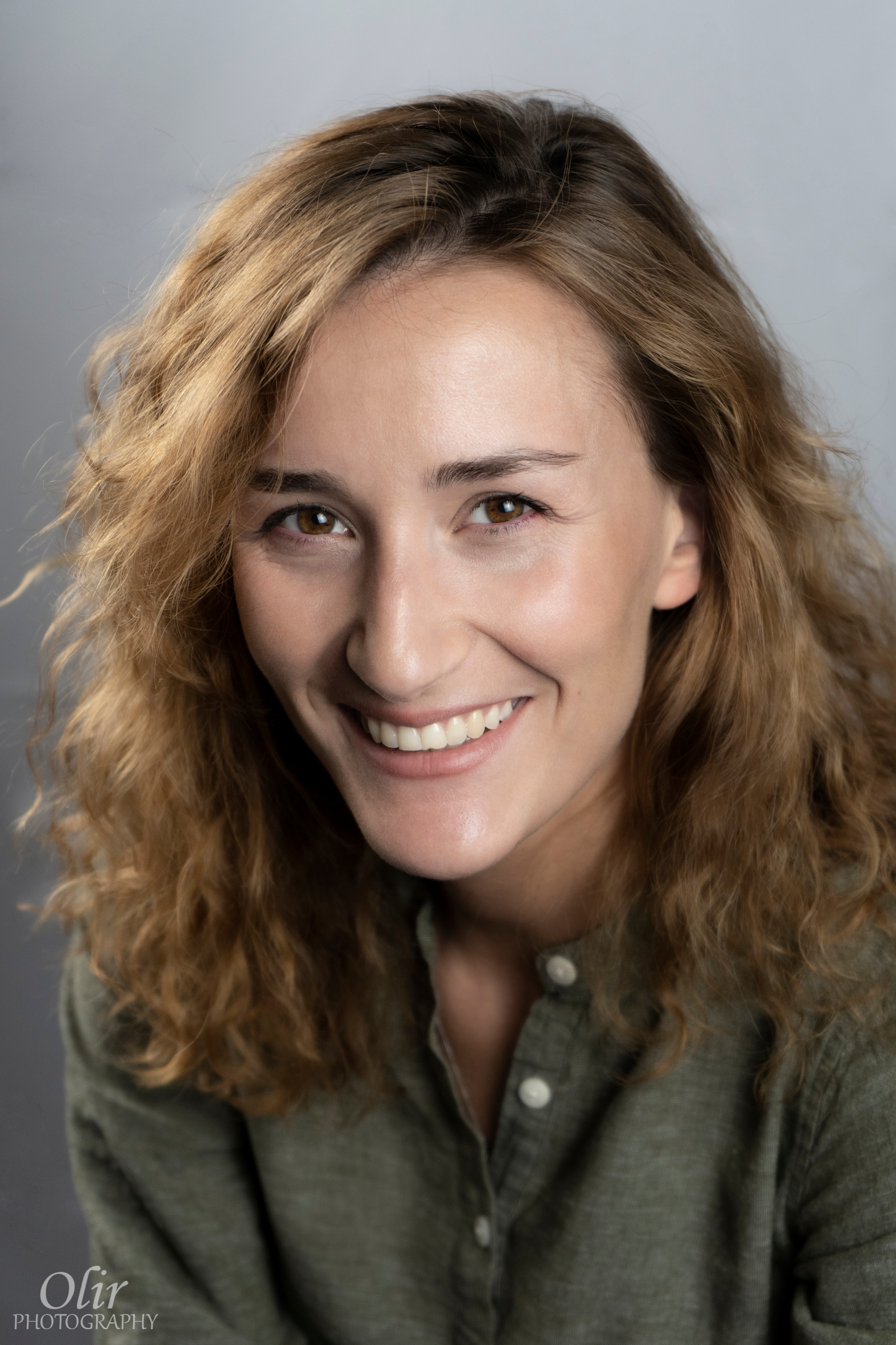 სტუდიური და გარე ფოტოსესიები. Clapp Studio