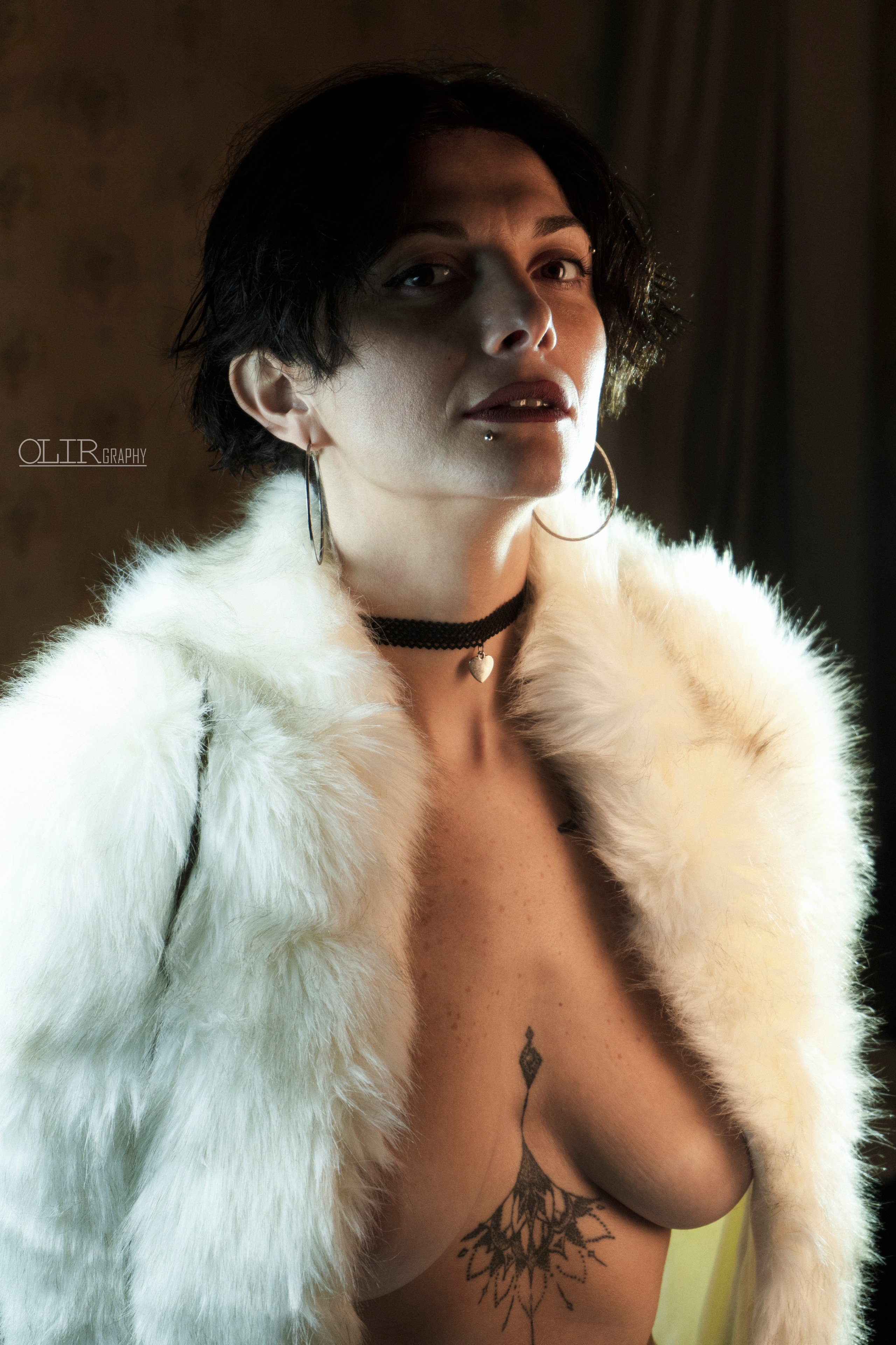 სტუდიური და გარე ფოტოსესიები. Clapp Studio