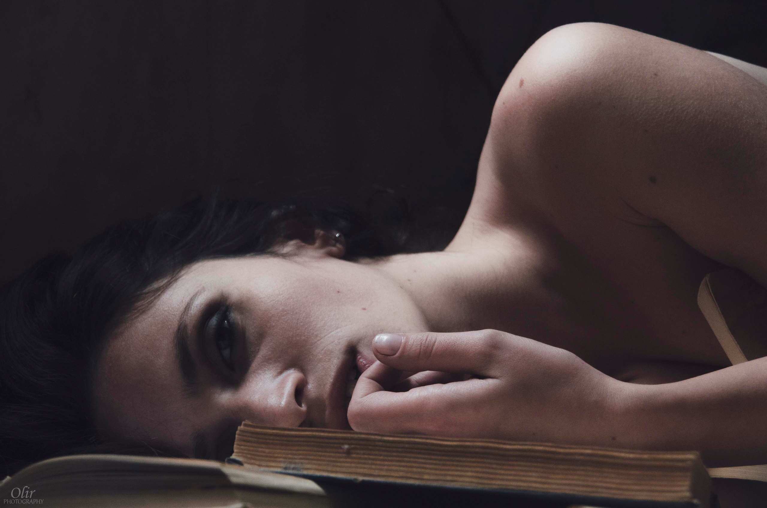 სტუდიური და გარე ფოტოსესიები. Clapp Studio