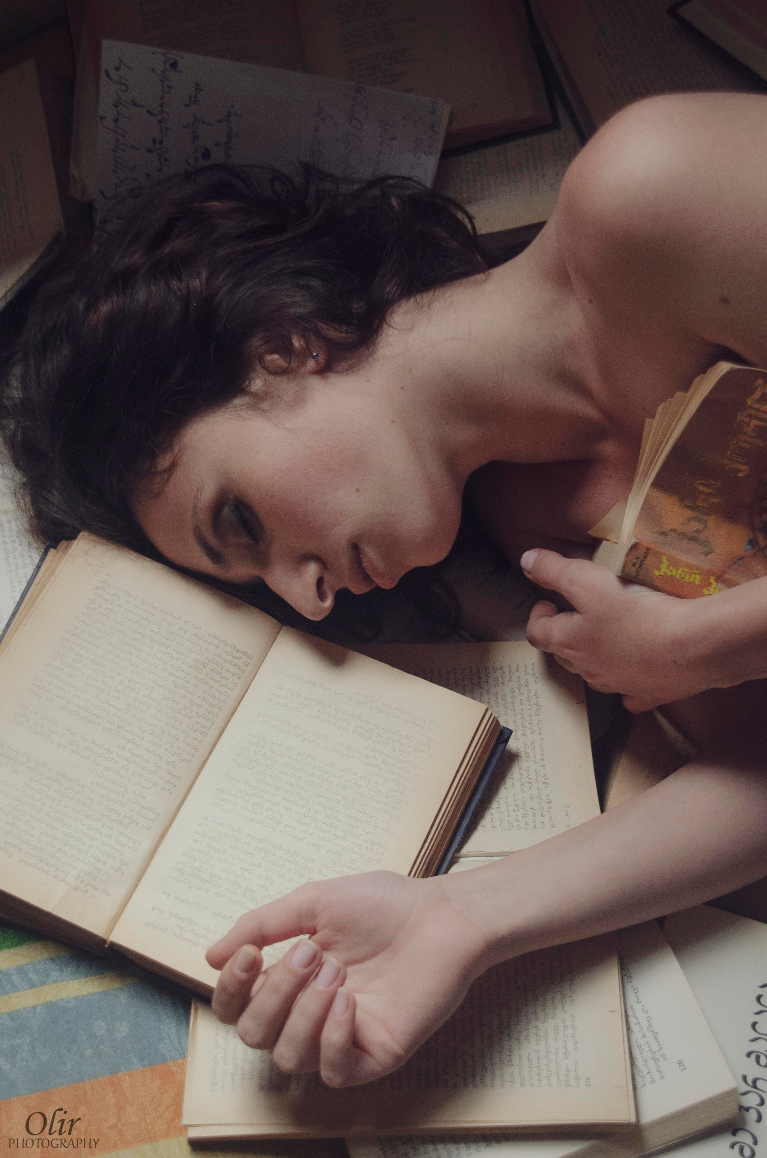 სტუდიური და გარე ფოტოსესიები. Clapp Studio