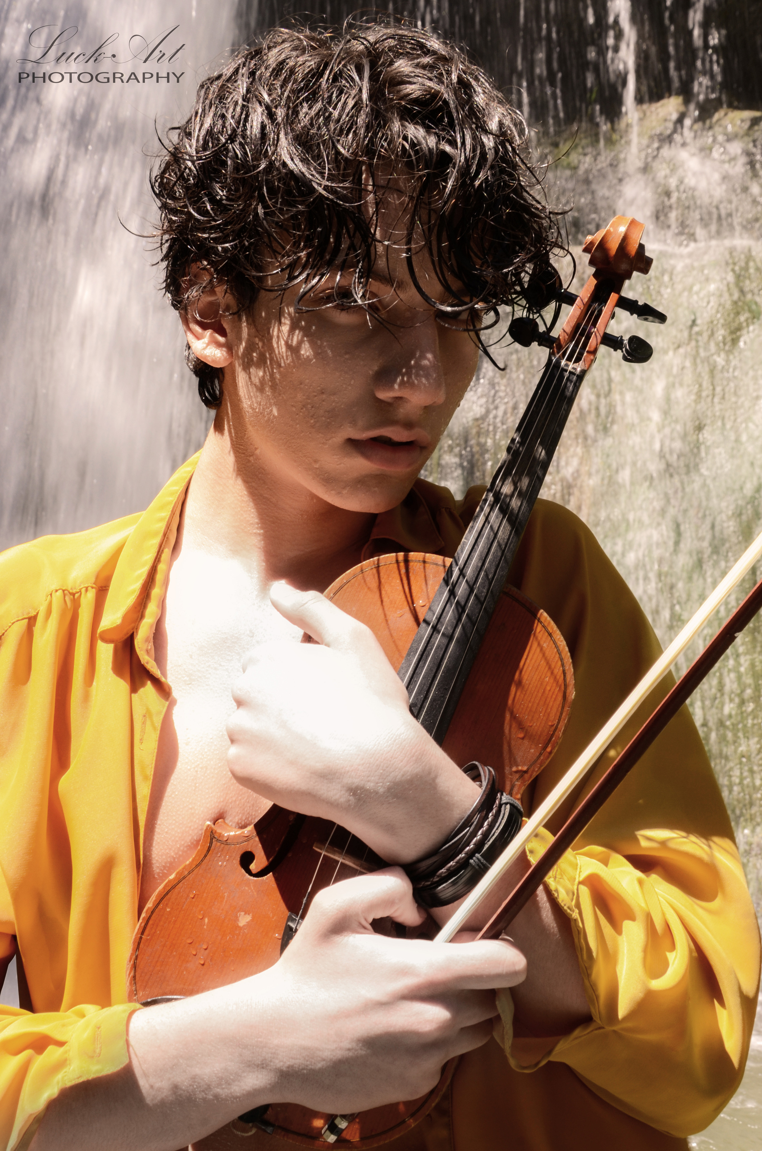 სტუდიური და გარე ფოტოსესიები. Clapp Studio