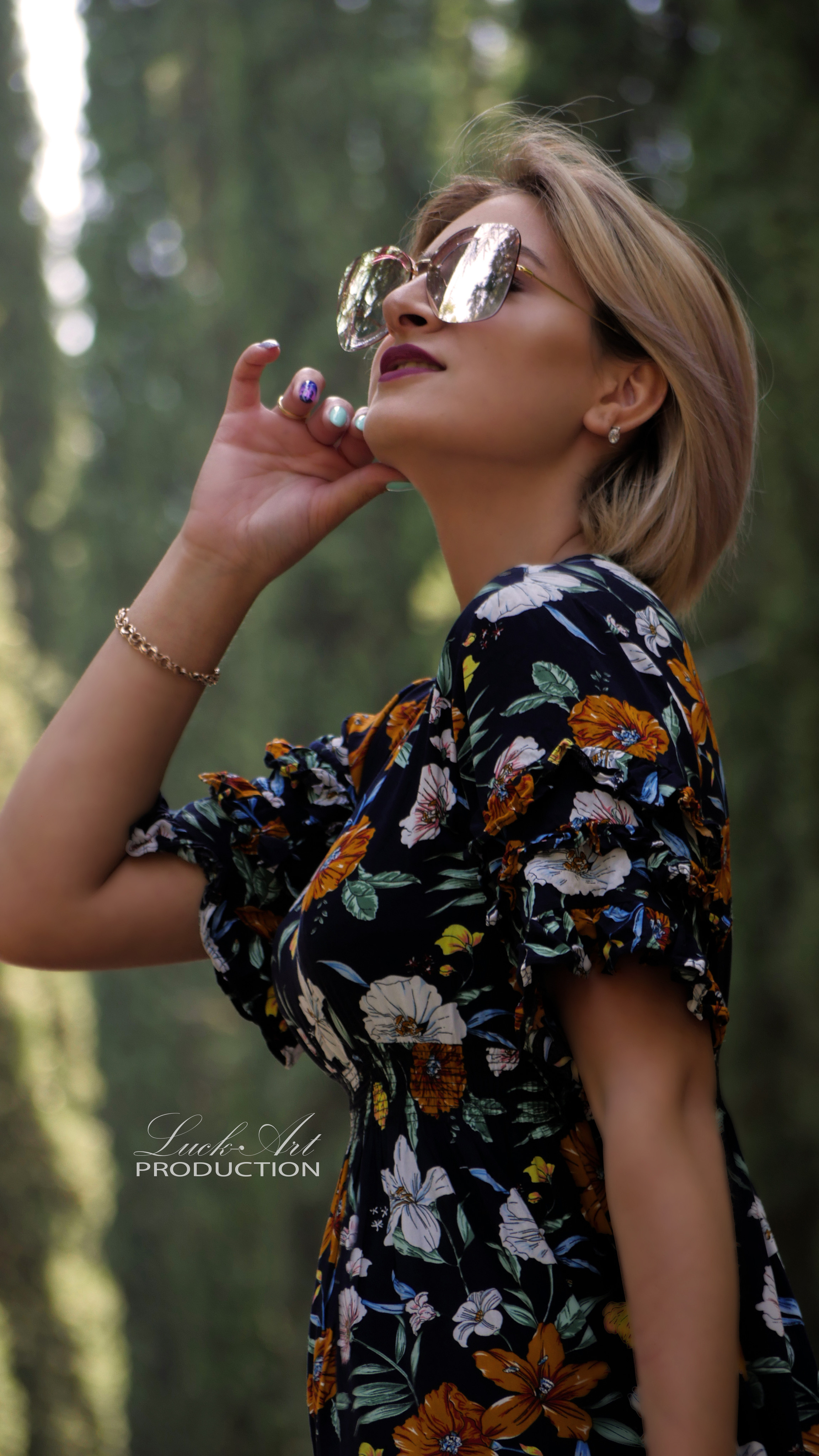 სტუდიური და გარე ფოტოსესიები. Clapp Studio