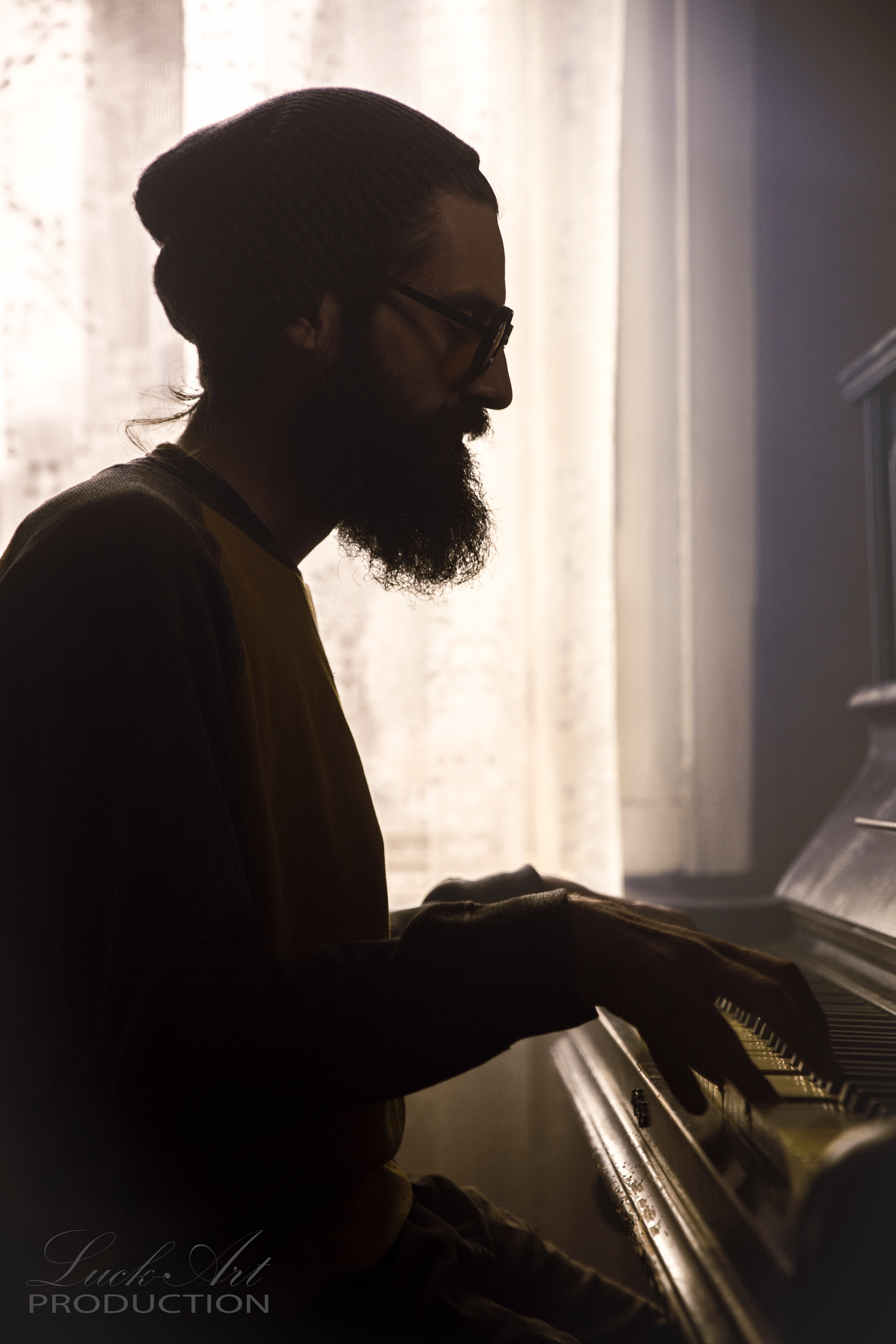 სტუდიური და გარე ფოტოსესიები. Clapp Studio