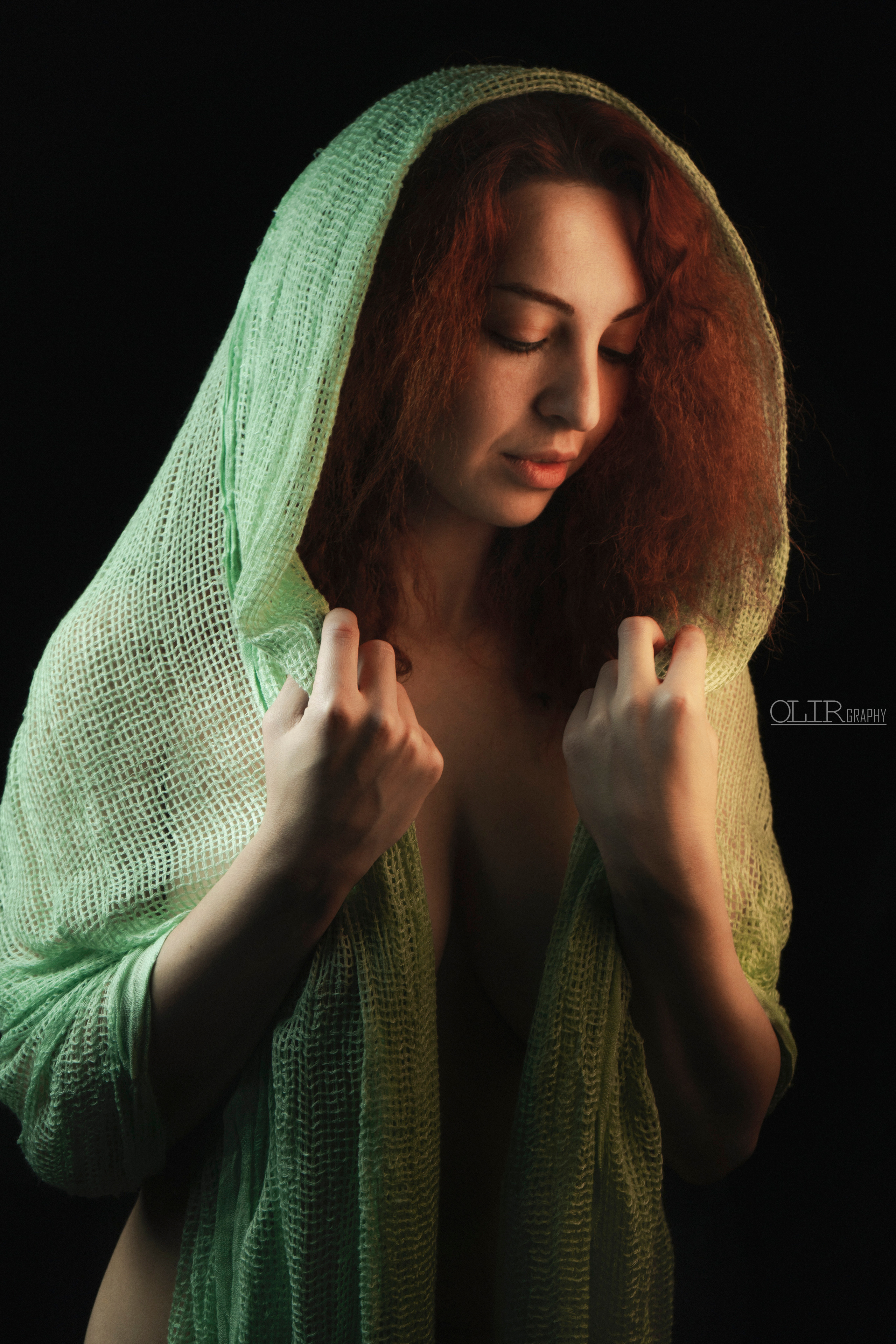 სტუდიური და გარე ფოტოსესიები. Clapp Studio