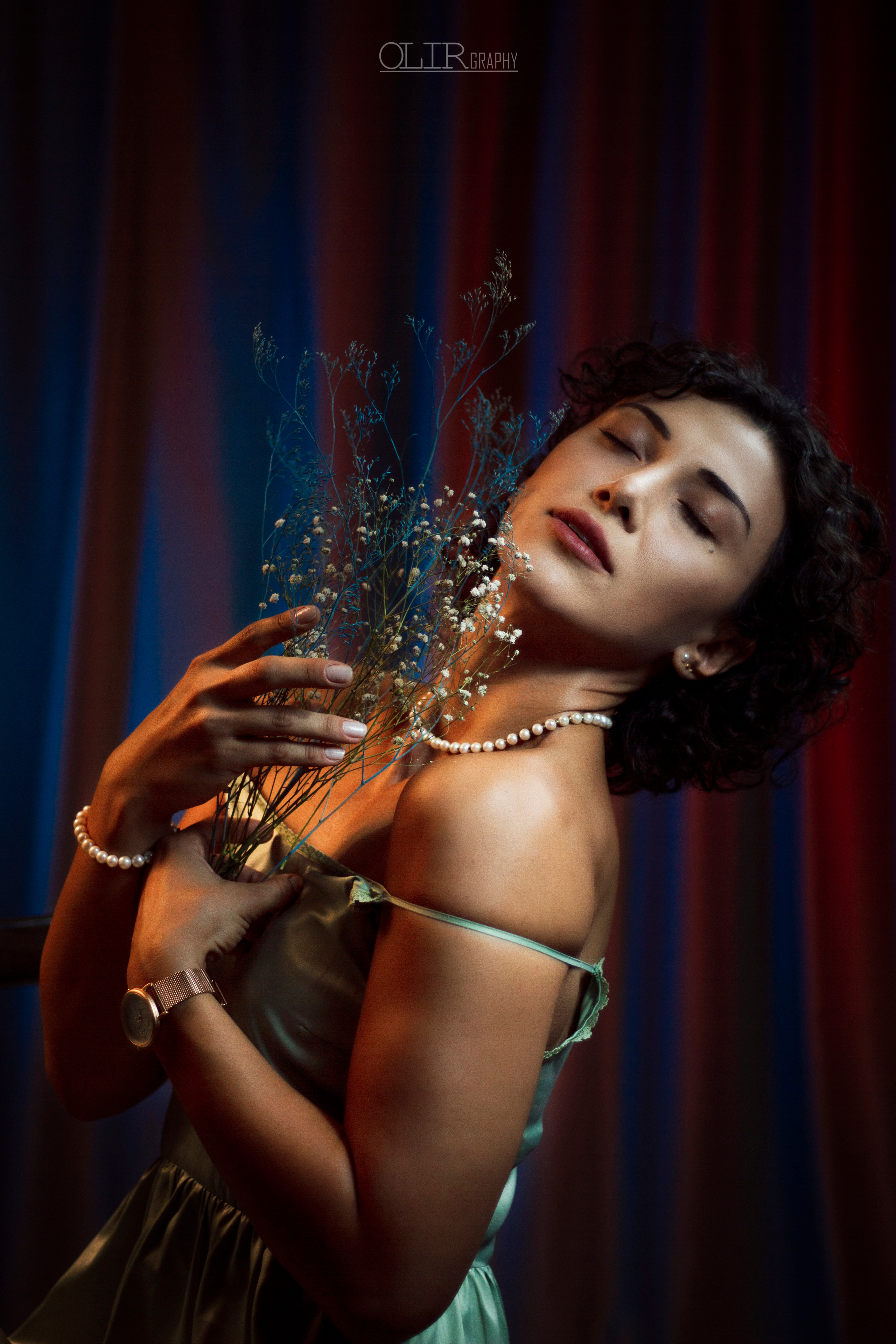 სტუდიური და გარე ფოტოსესიები. Clapp Studio