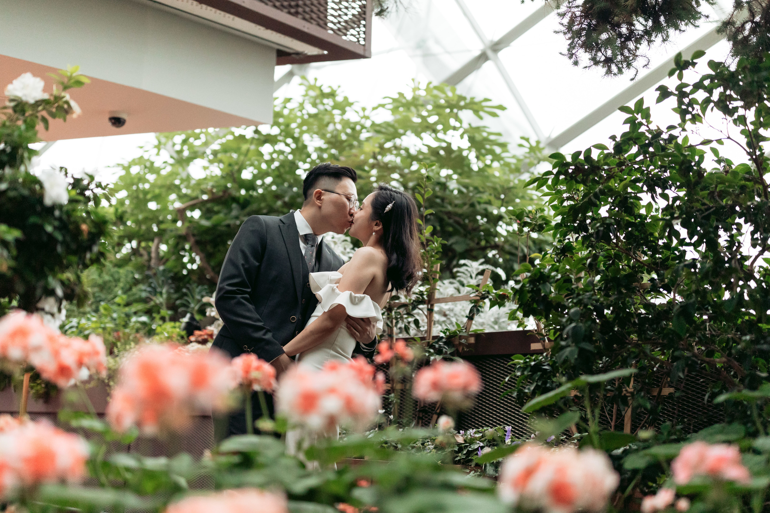 Blooming love. Photographer in Singapore Kate Bird