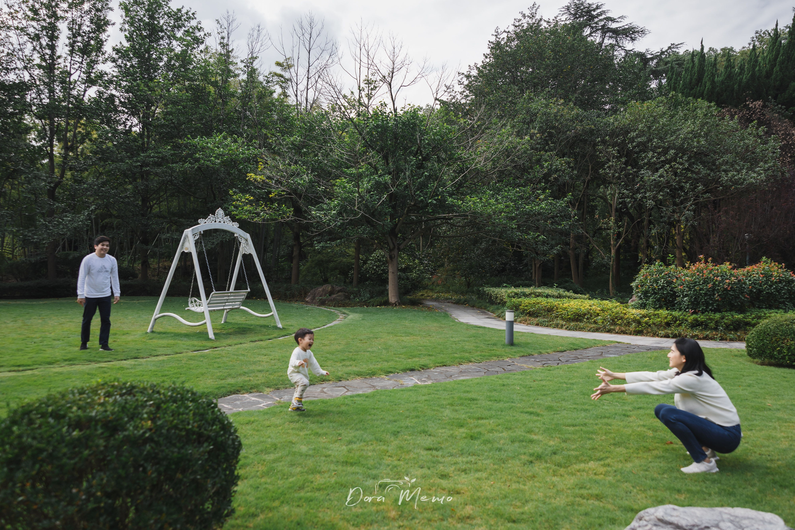 Shanghai Family Photographer | A Sunny Outdoor Family Session with a Two-Year-Old