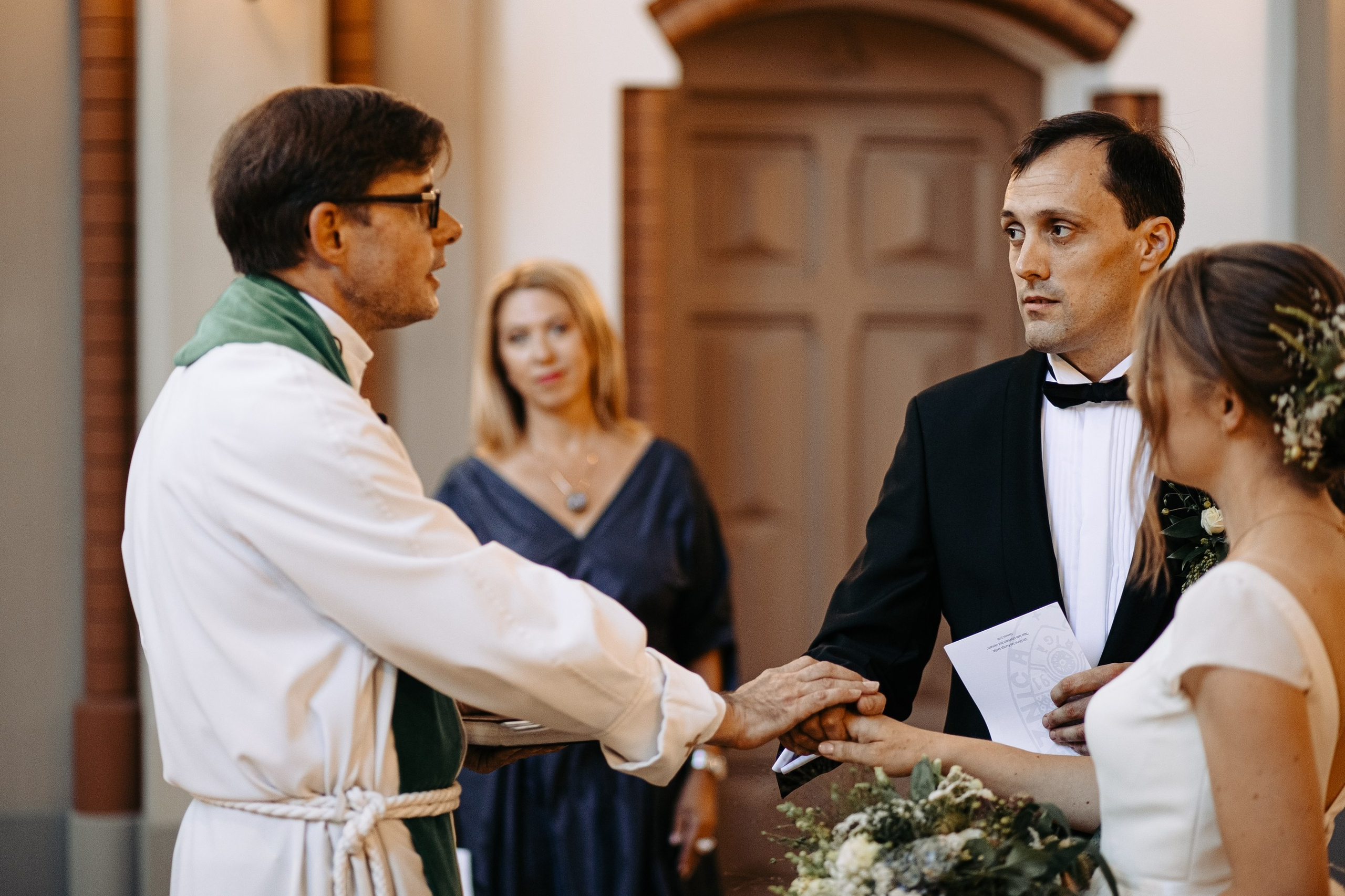 DIEVS SIRDĪ UN VĒJŠ MATOS