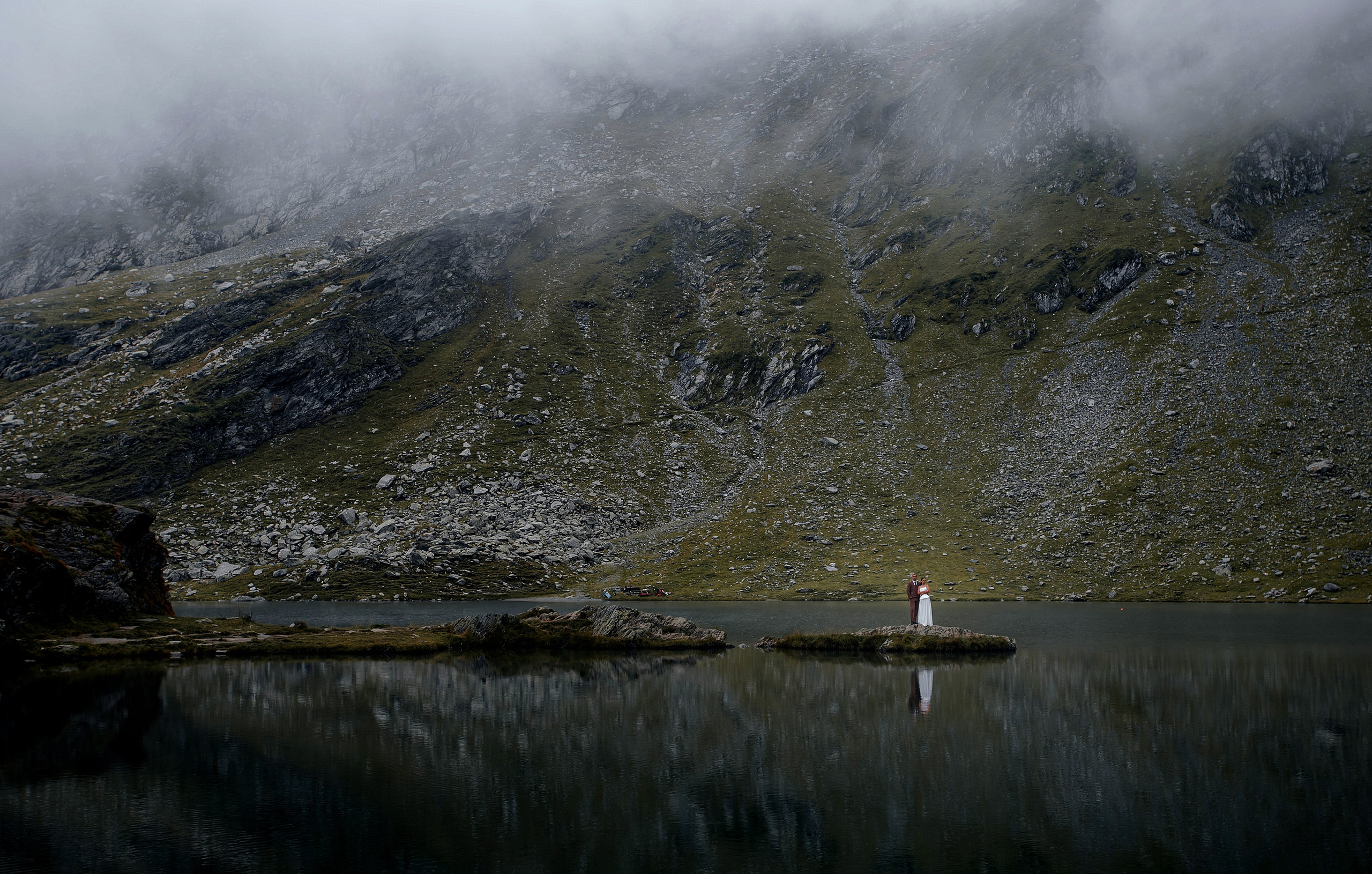 Lacul Bâlea, România. Victoria & Grigorie. Wedding photographer from Moldova Alexey Chipchiu