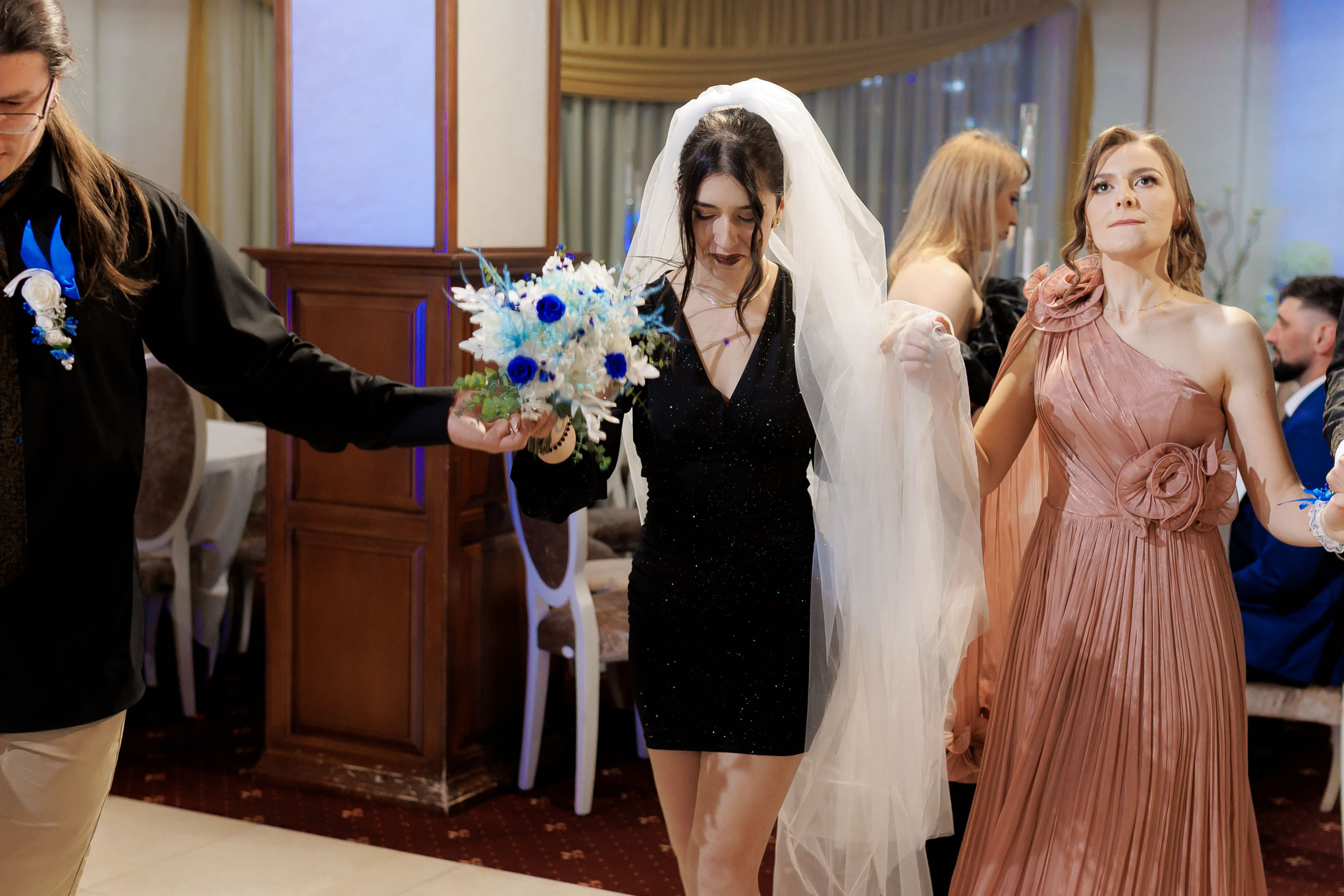 Loredana & Emilian – Ziua Nunții | Videografie - fotografie Botez Suceava, Iași, Botoșani. Servicii foto-video profesionale, pentru momente de neuitat