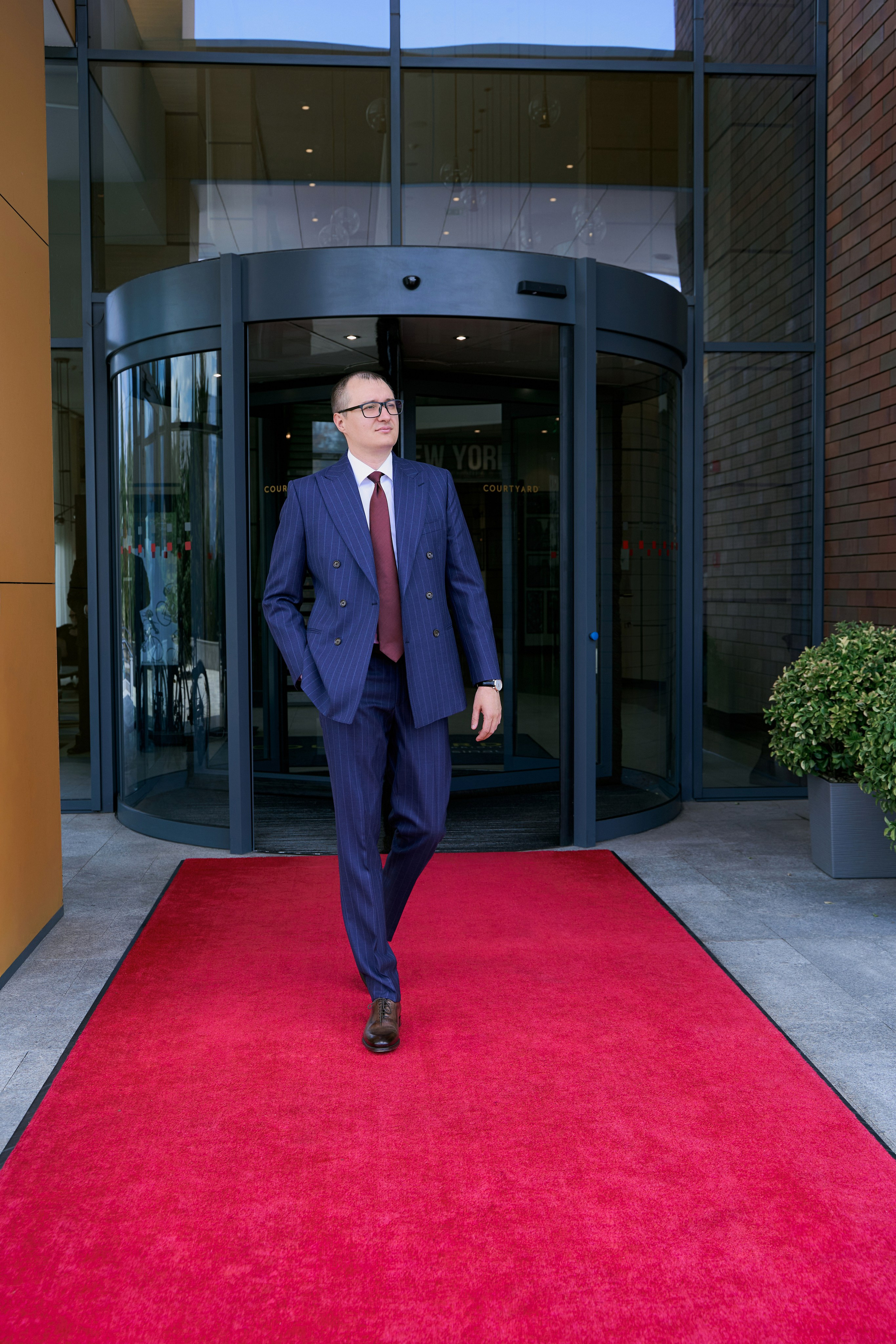 Эксперты. Привет