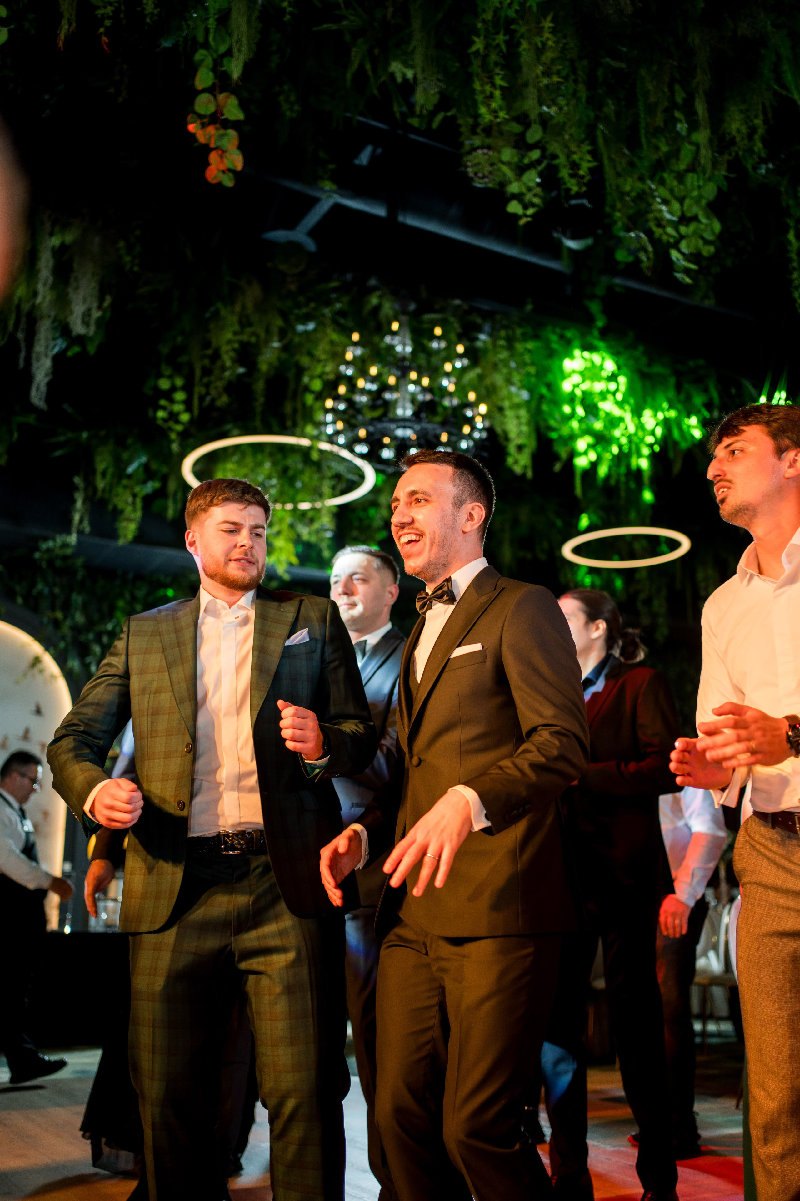 PARTY. Gabriel Florea — Fotograf nuntă București