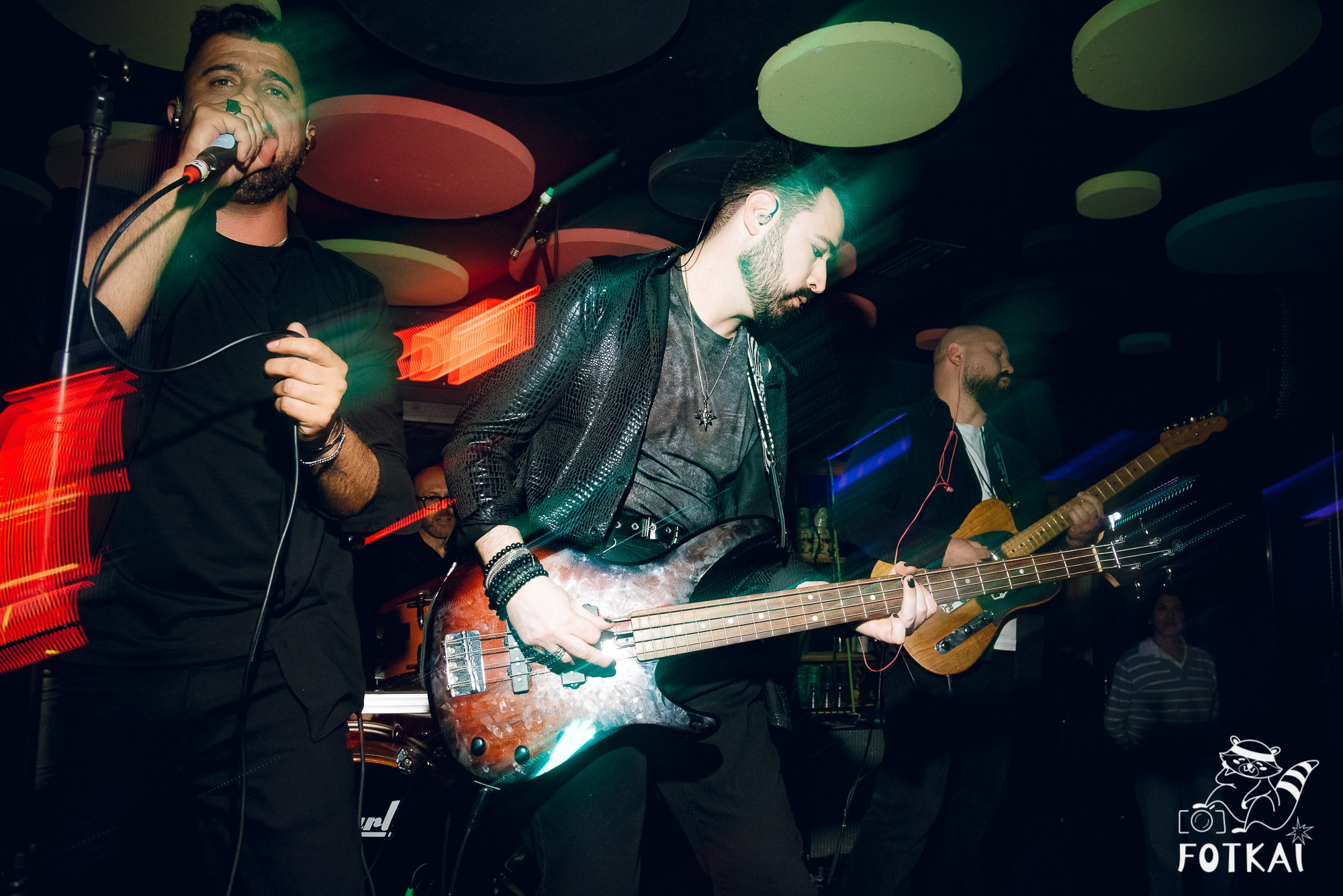 Концерт Delyrio в Confetti Playa Alicante — живое выступление группы, февраль 2026 | FOTKAI