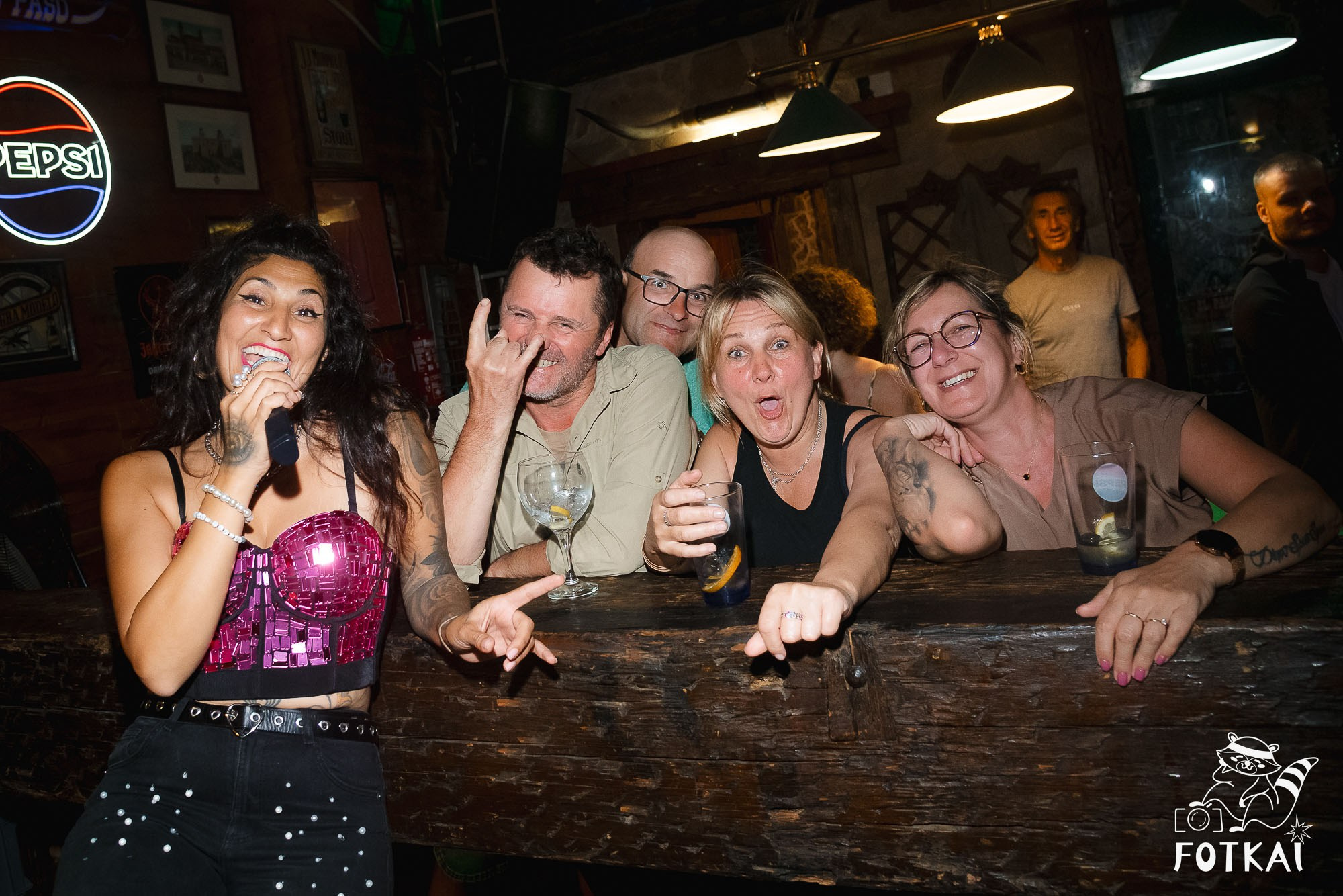 Tributo a Amy Winehouse en El Paso Bar (2 de mayo de 2026) – Fotos, concierto en vivo y ambiente único | FOTKAI