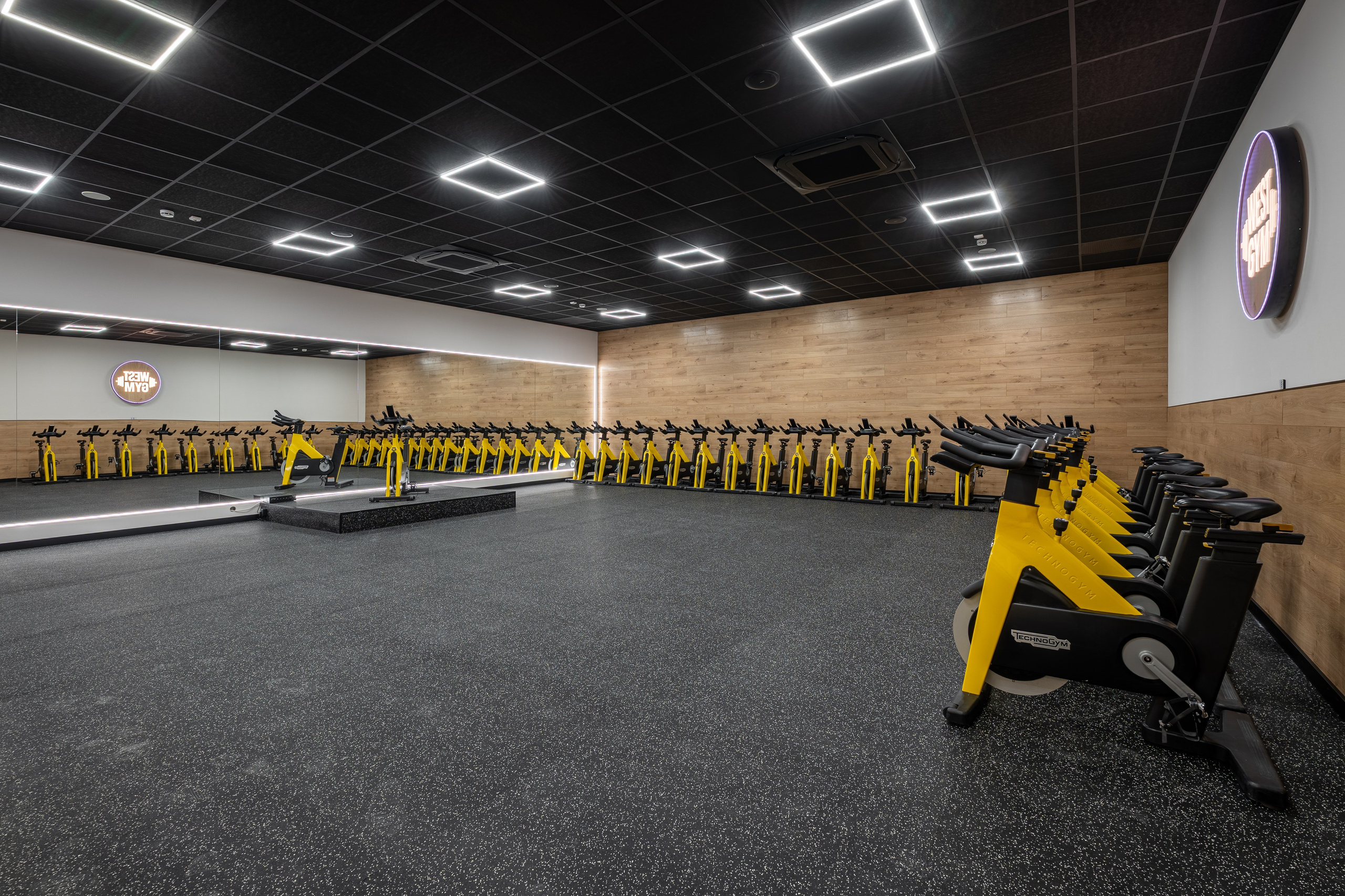 WEST GYM PARK MAXX. Професионален фотограф в Пловдив и областта