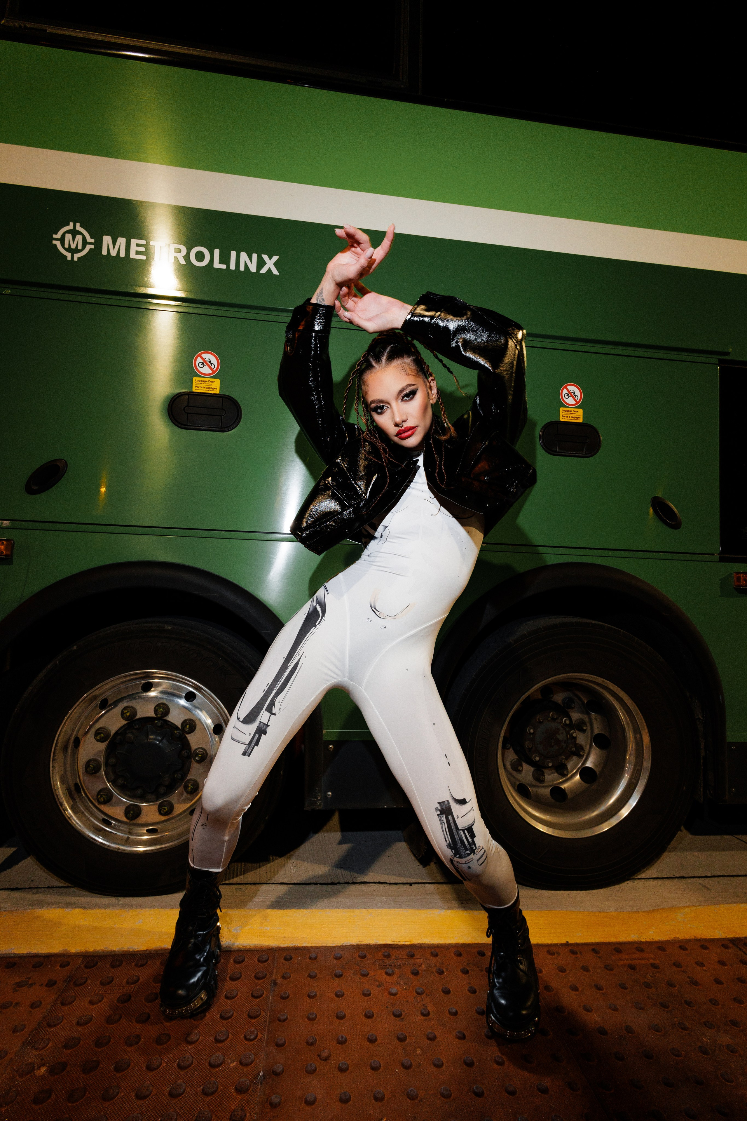 Midnight GO Glow. Alex UA — Toronto photographer