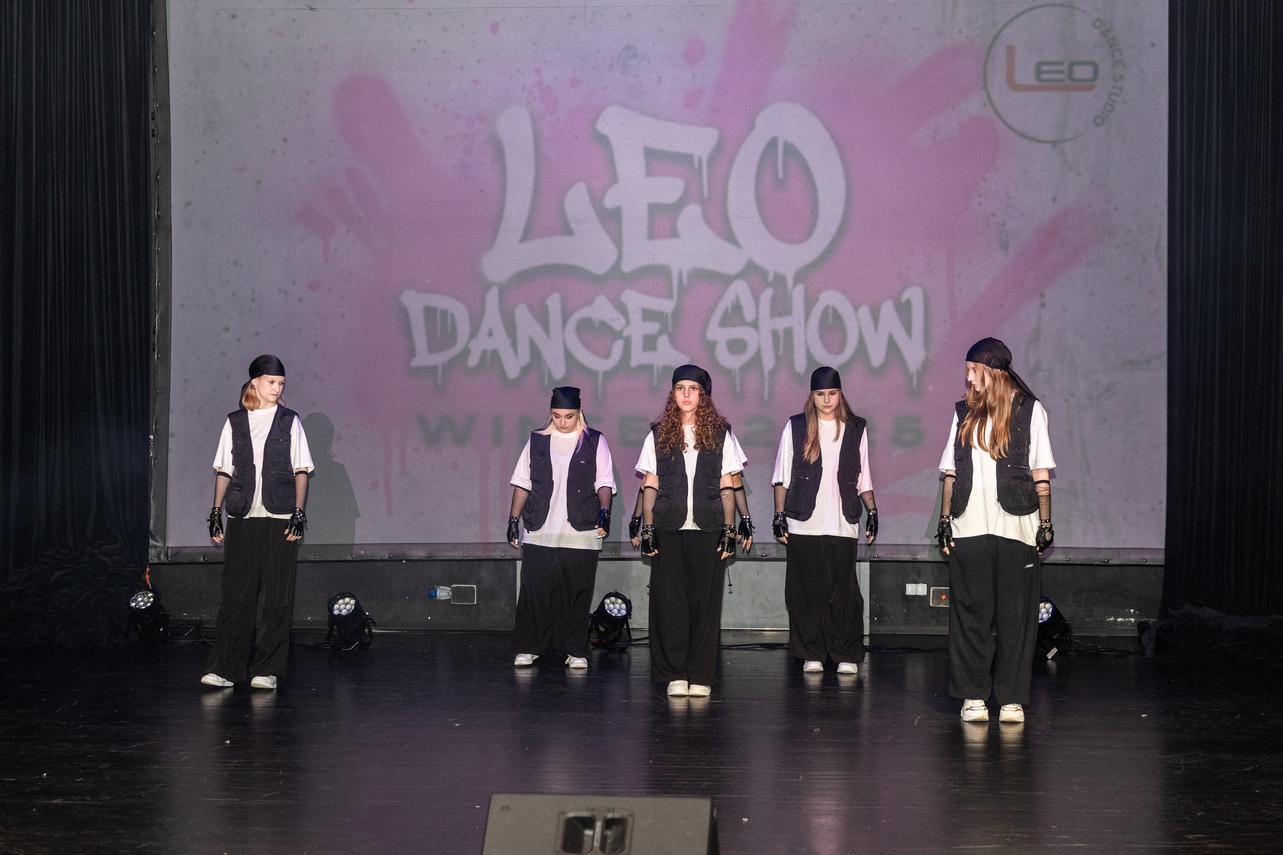 LEO DANCE SHOW WINTER 2025. Семейный и детский фотограф в Варшаве Мила Бобровская