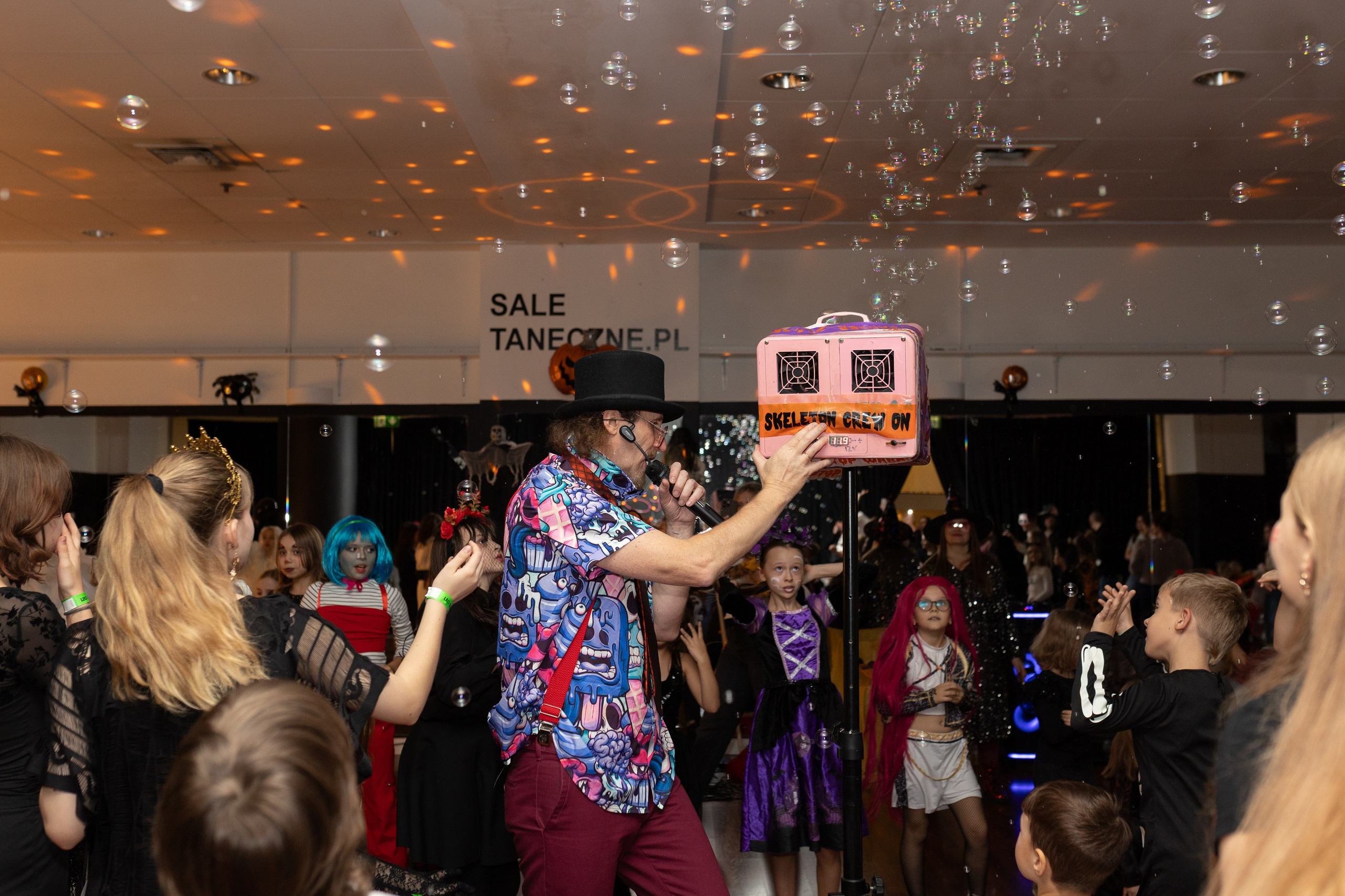 Leo dance studio Helloween 2025. Семейный и детский фотограф в Варшаве Мила Бобровская