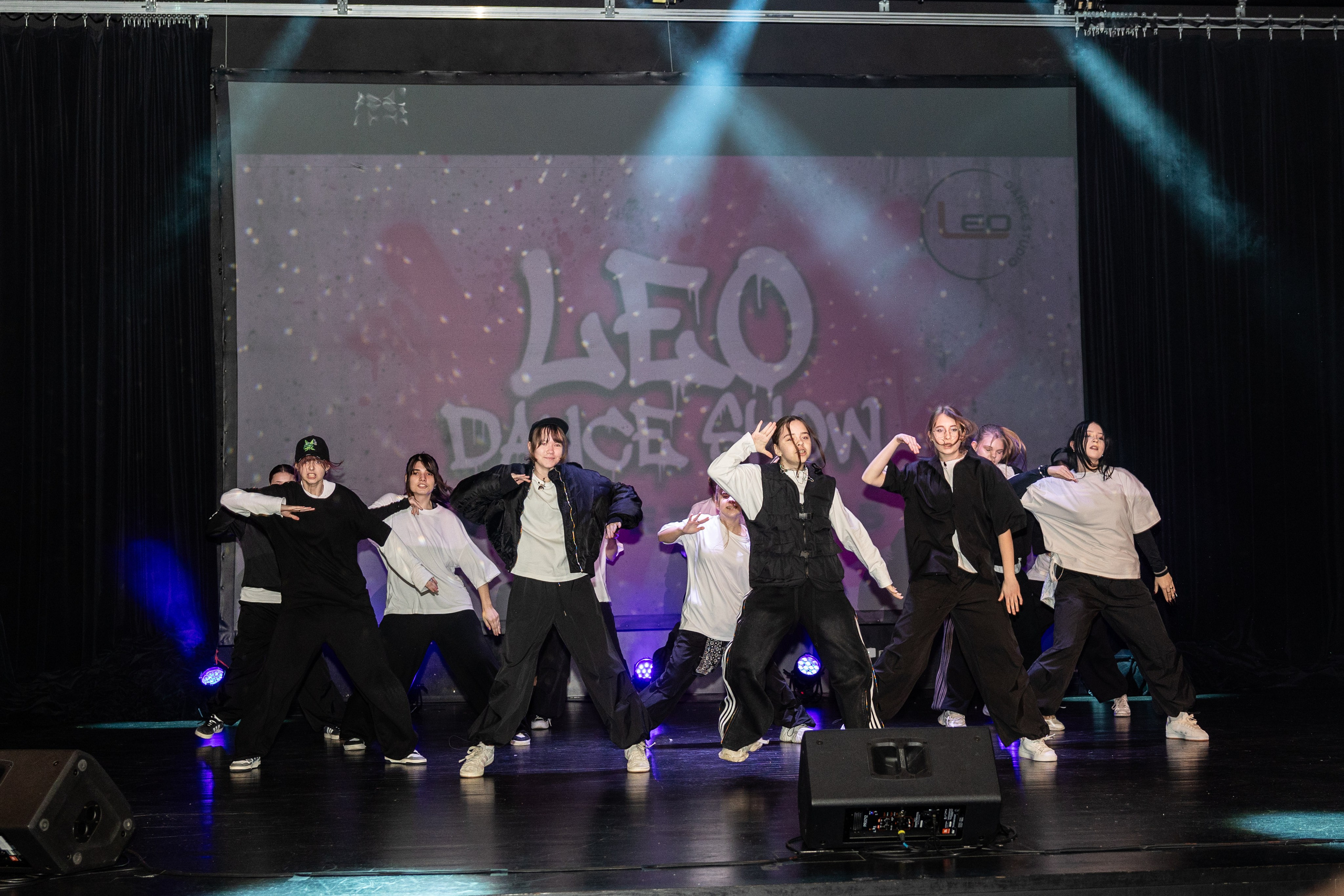 LEO DANCE SHOW WINTER 2025. Семейный и детский фотограф в Варшаве Мила Бобровская