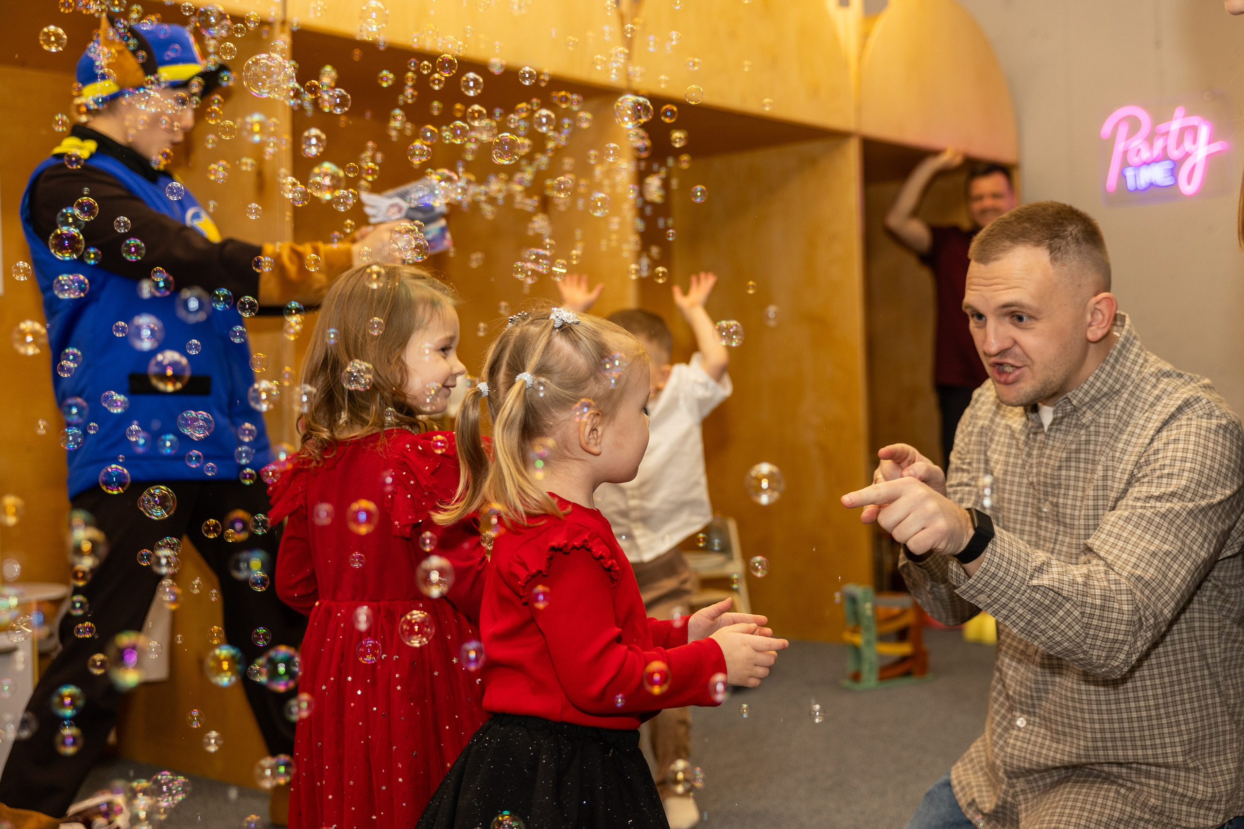 День рождения Артёма 24 января 2026 года. Семейный и детский фотограф в Варшаве Мила Бобровская