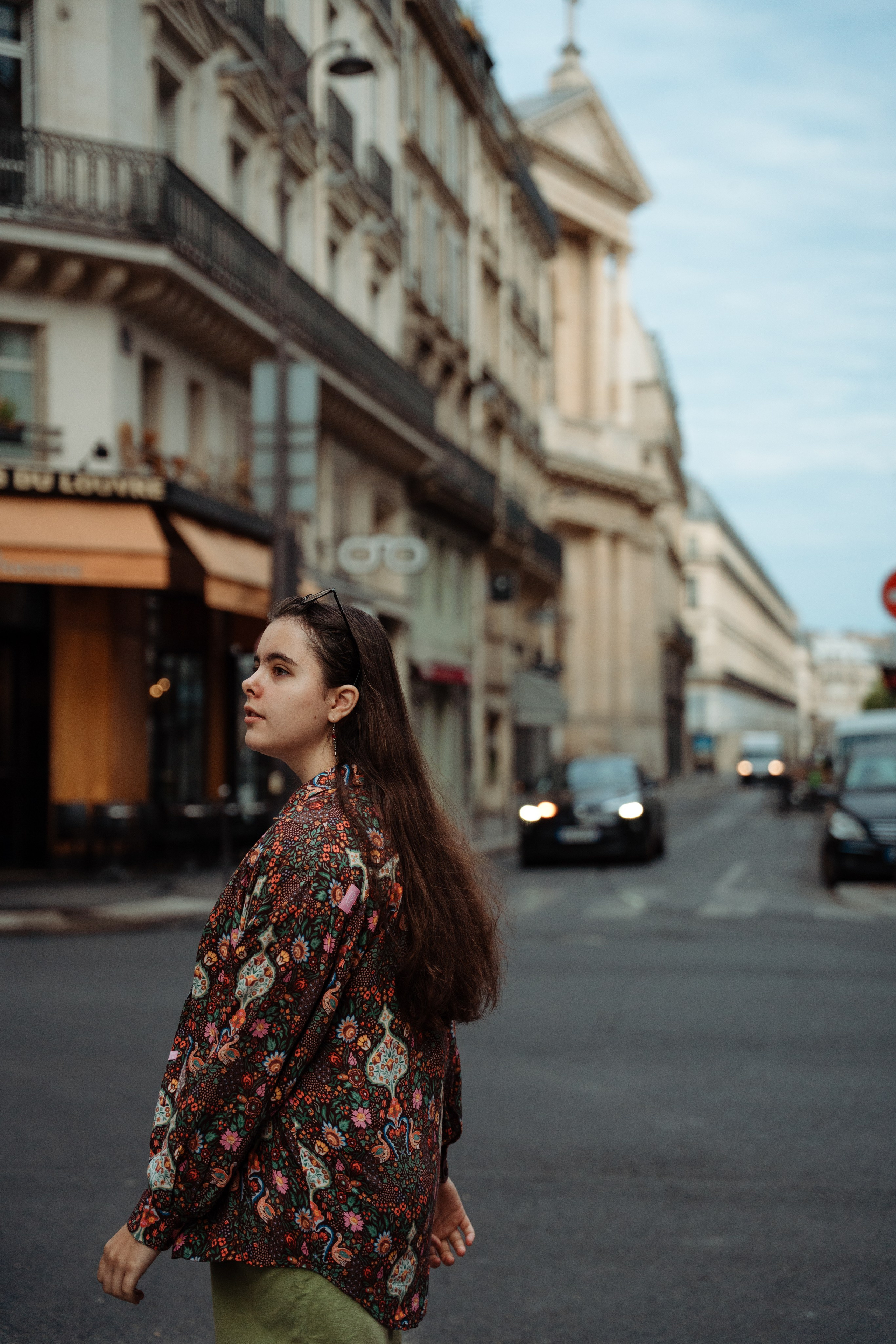 Family walk through the morning Paris. Фотограф в Париже Полина Осипова