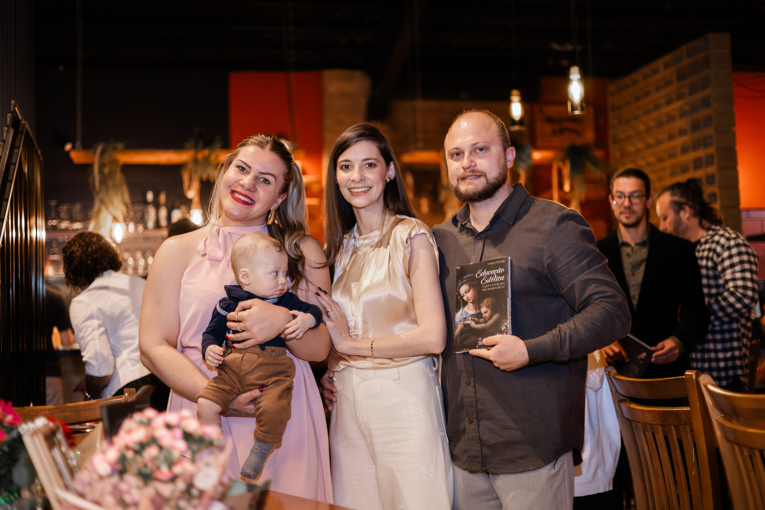 Lançamento de Livro Vivi Princival